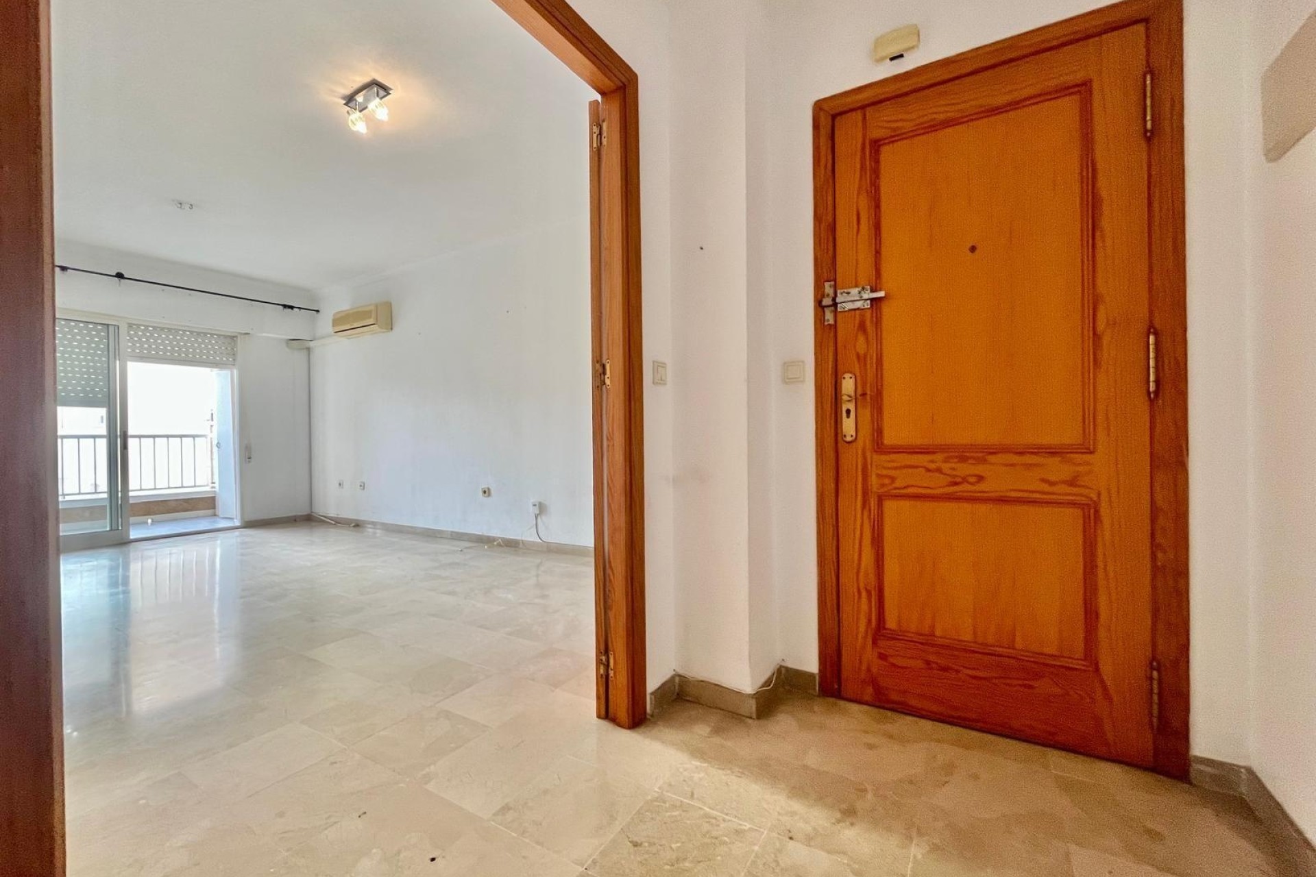 Resale - Apartment / Flat -
Torrevieja