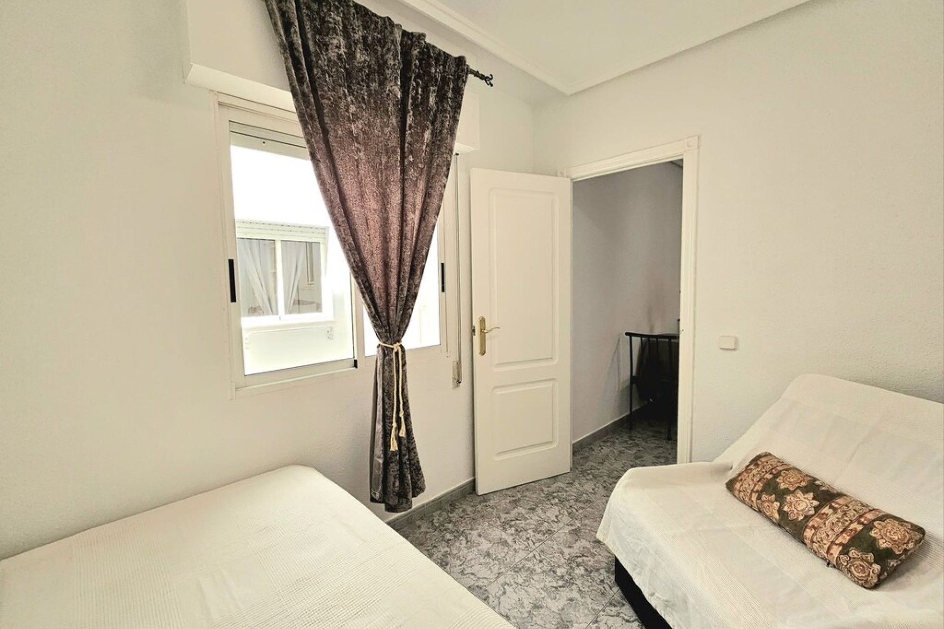 Resale - Apartment / Flat -
Torrevieja