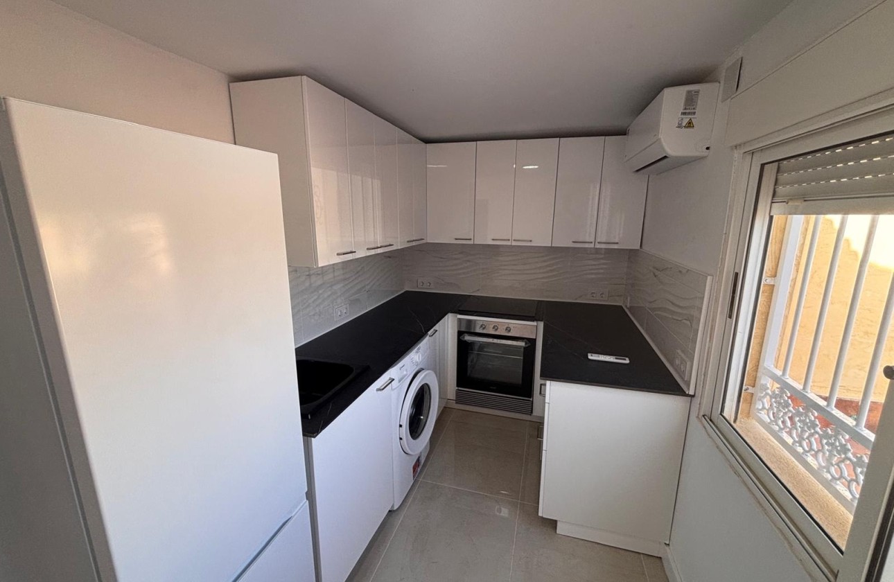 Resale - Apartment / Flat -
Urbanización La Torreta