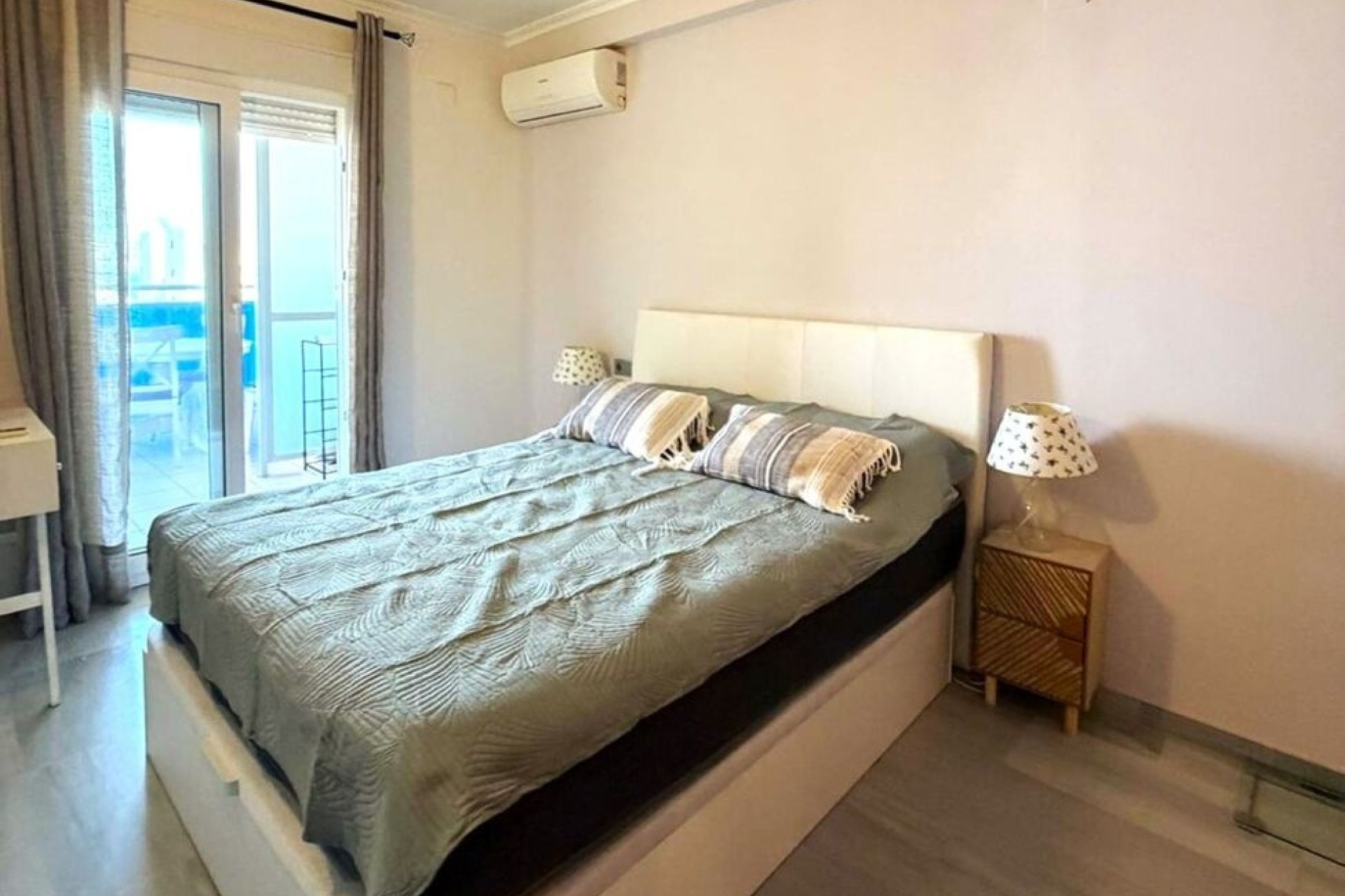 Resale - Apartment / Flat -
Villajoyosa - Costa Blanca