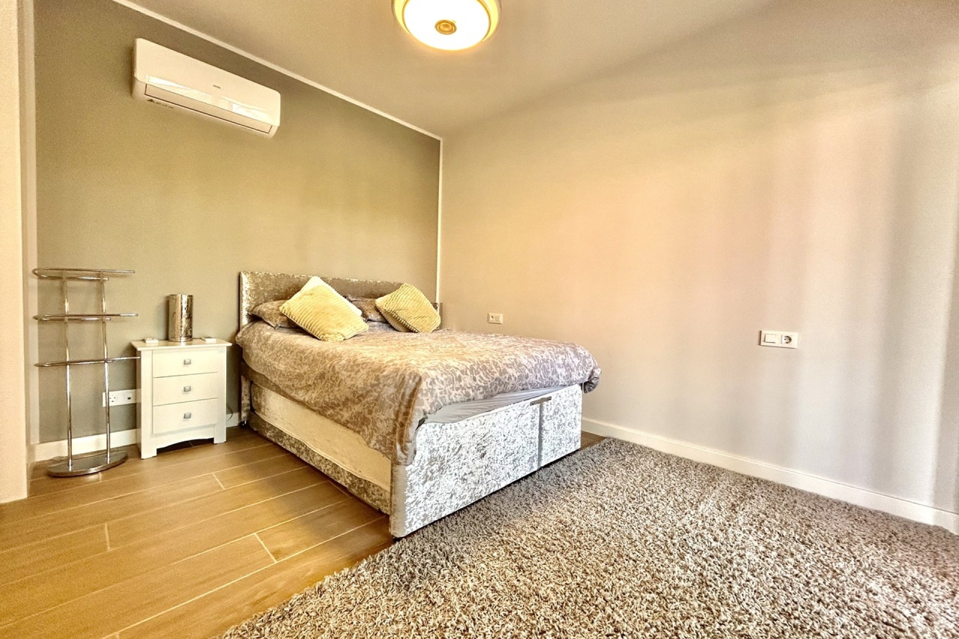 Resale - Apartment / Flat -
Villamartín