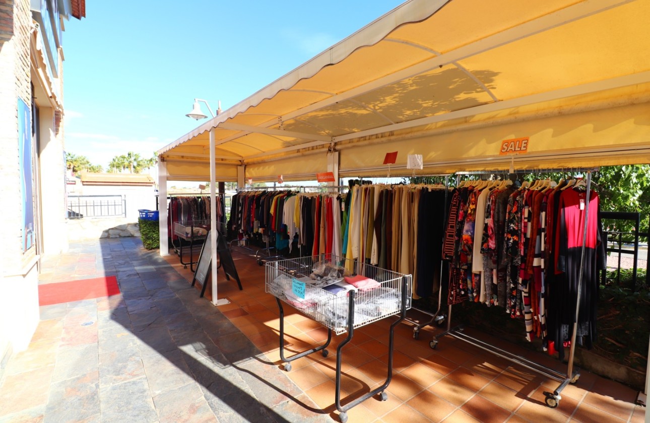 Resale - Commercial -
Algorfa - La Finca Golf Resort