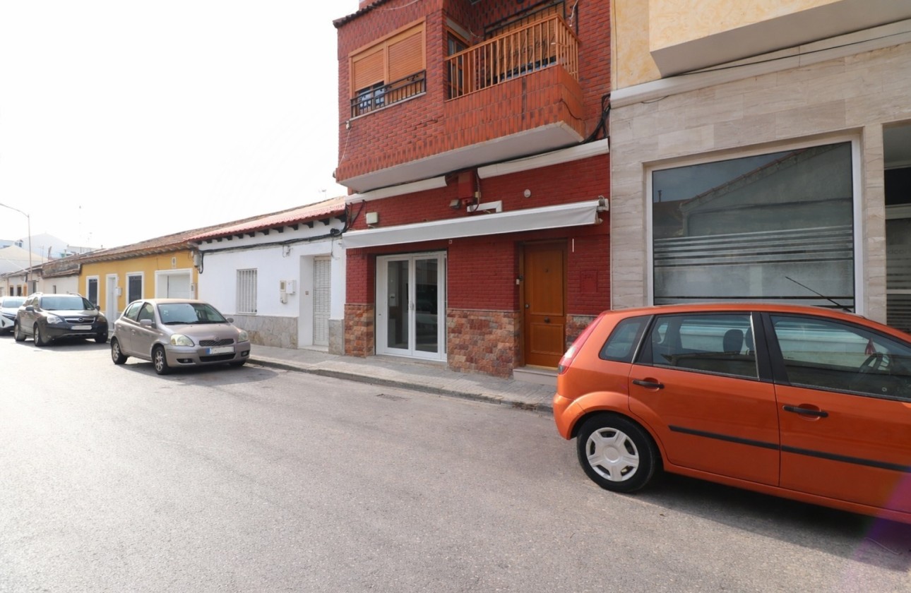 Resale - Commercial -
Benijofar