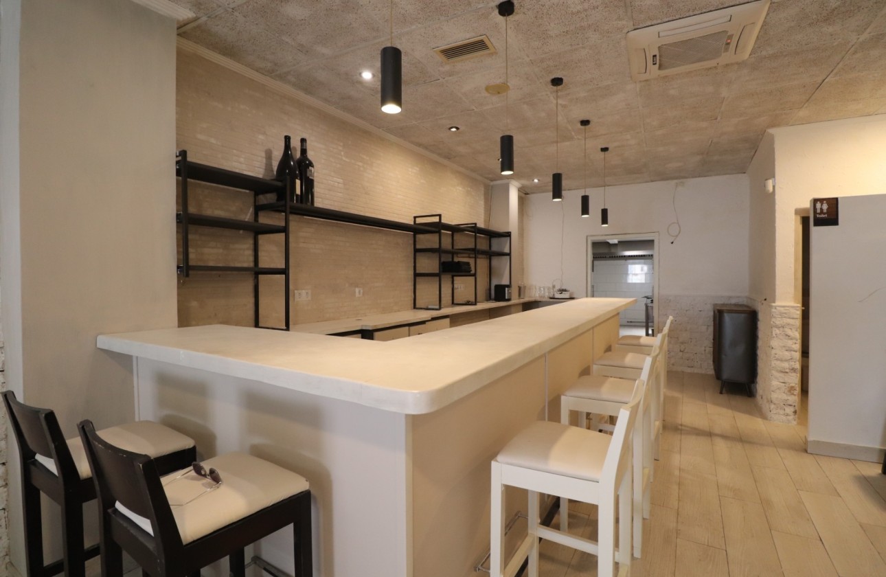 Resale - Commercial -
Benijofar