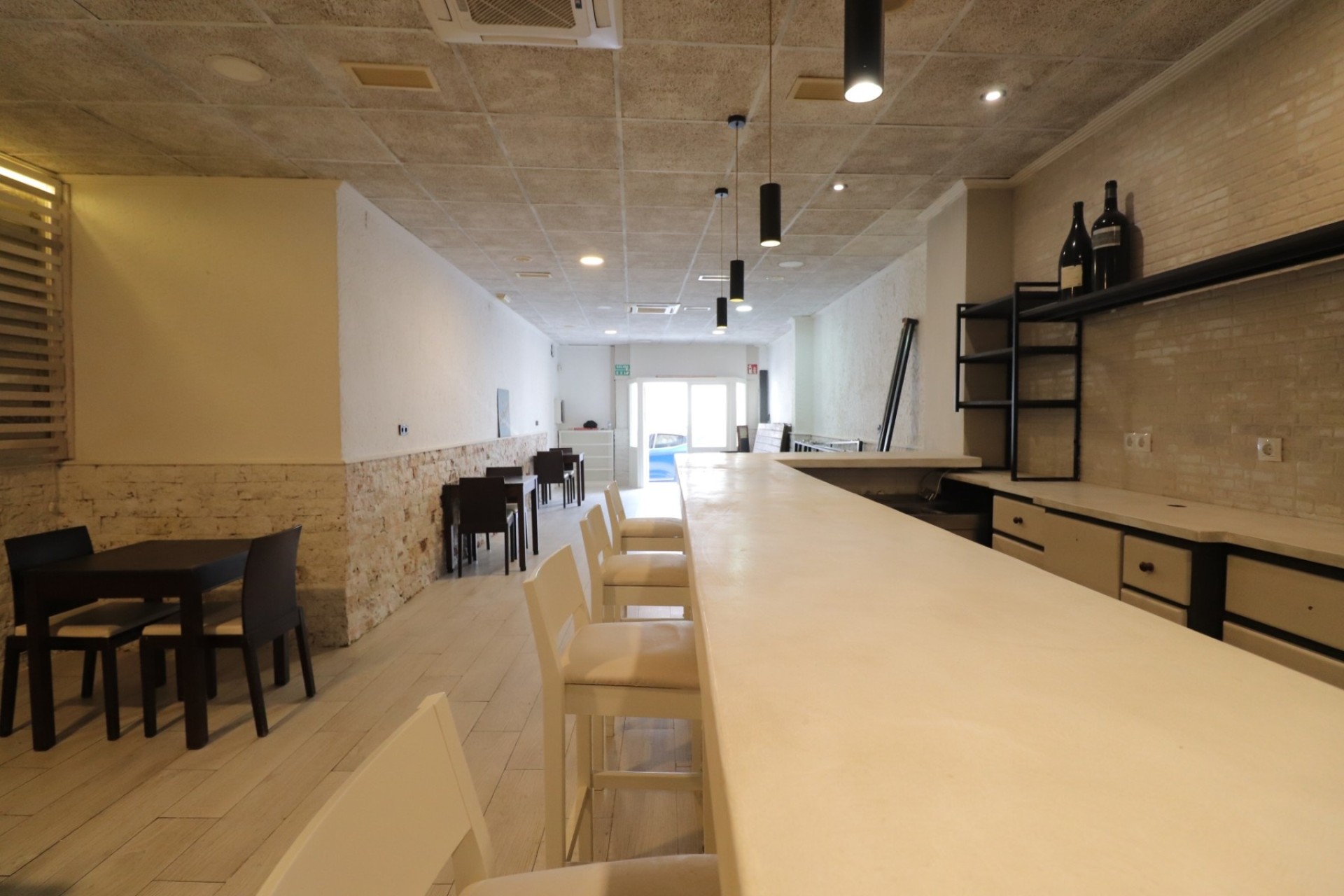 Resale - Commercial -
Benijofar