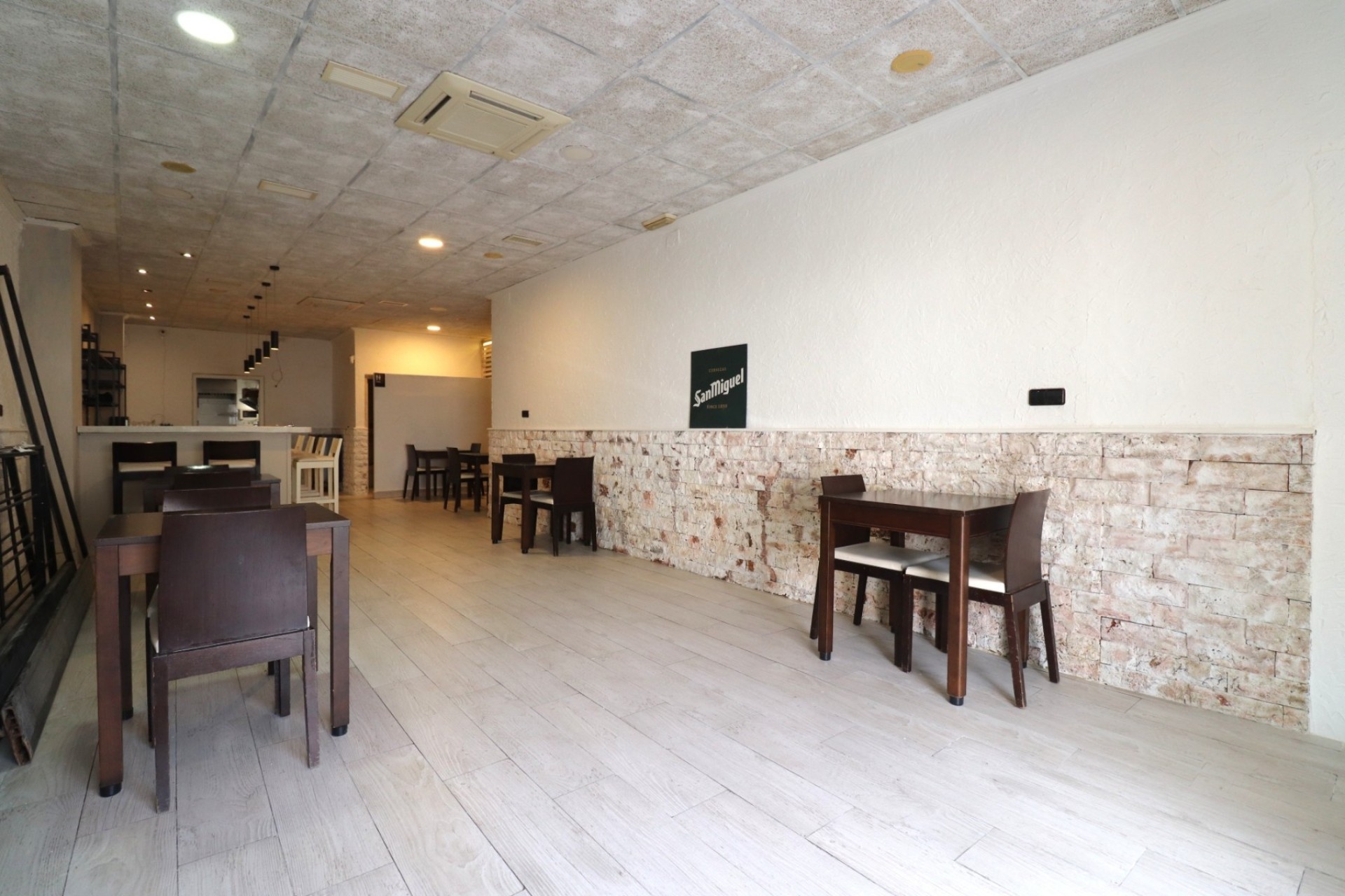 Resale - Commercial -
Benijofar