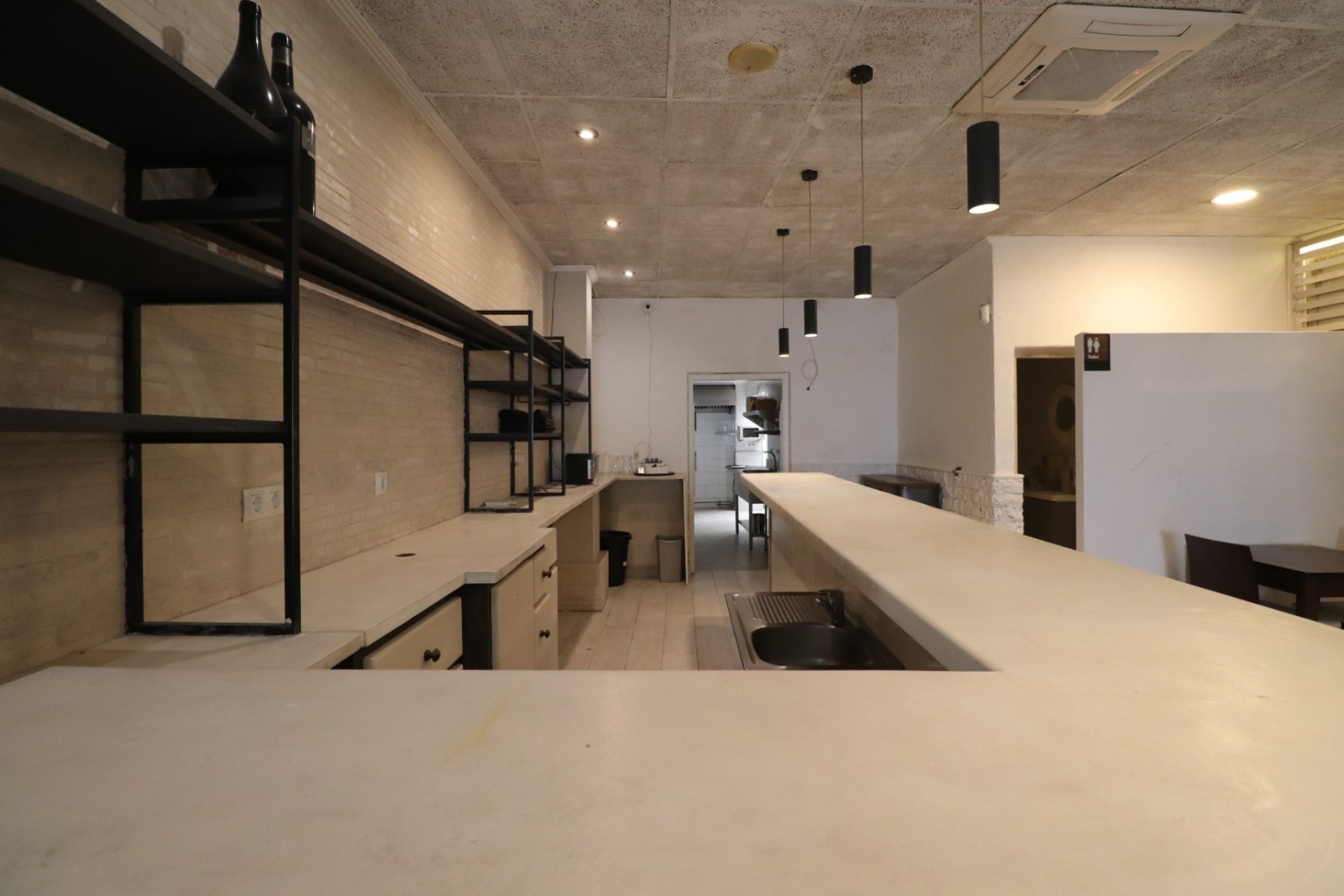 Resale - Commercial -
Benijofar
