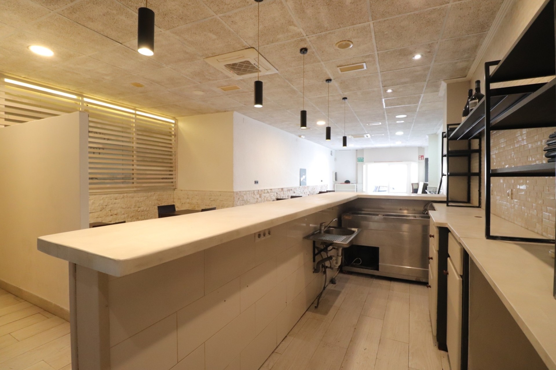Resale - Commercial -
Benijofar