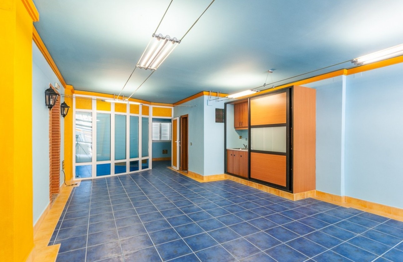 Resale - Commercial -
Orihuela Costa - La Regia