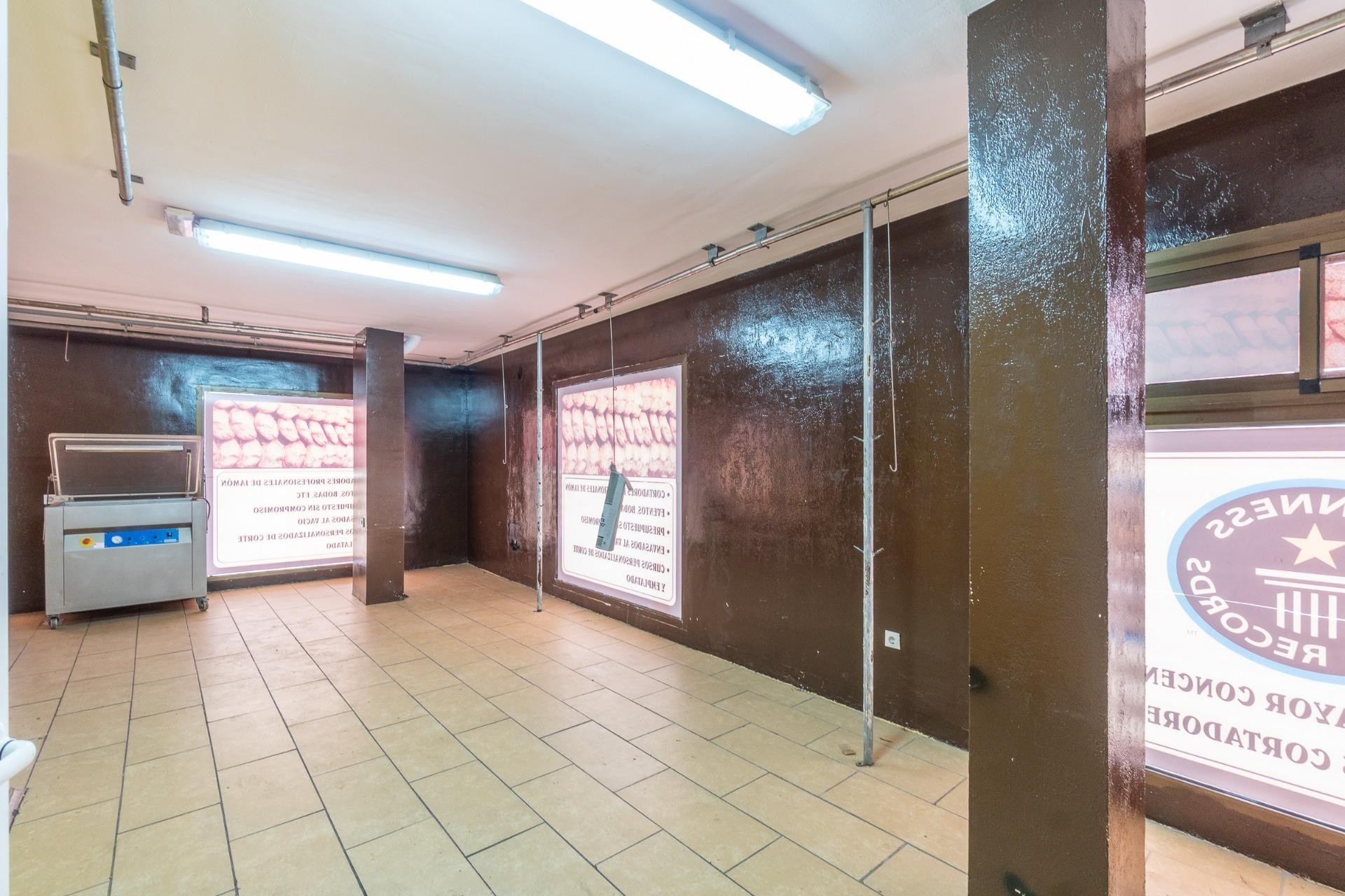 Resale - Commercial -
Torrevieja - Paseo maritimo