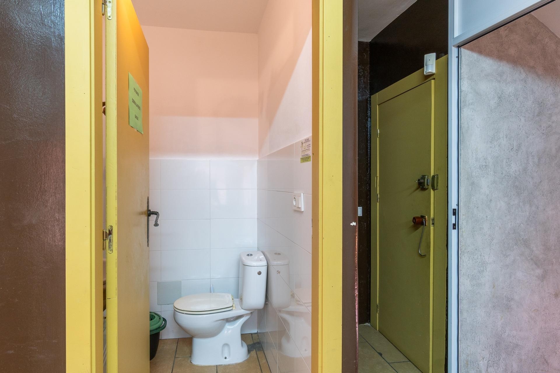 Resale - Commercial -
Torrevieja - Paseo maritimo