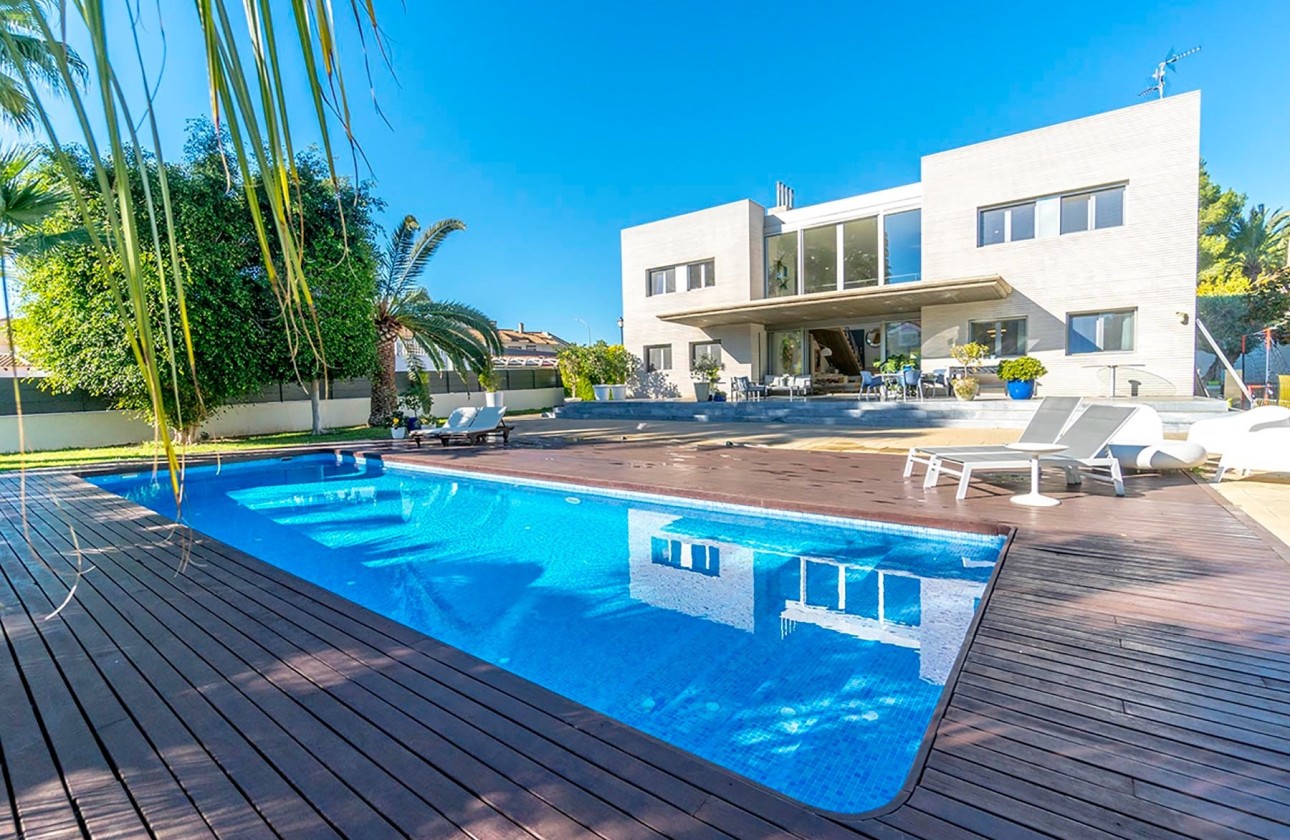 Resale - Detached Villa -
Alicante - Campoamor