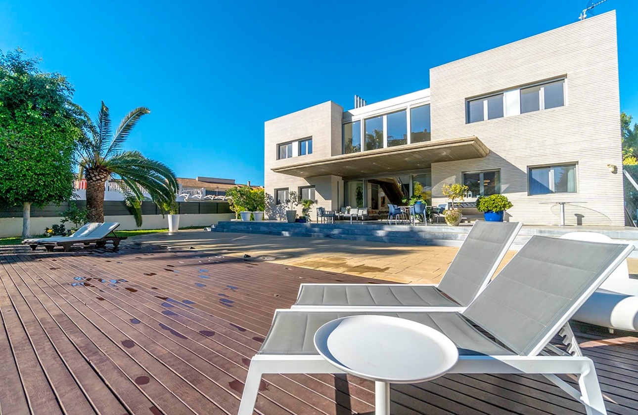 Resale - Detached Villa -
Alicante - Campoamor