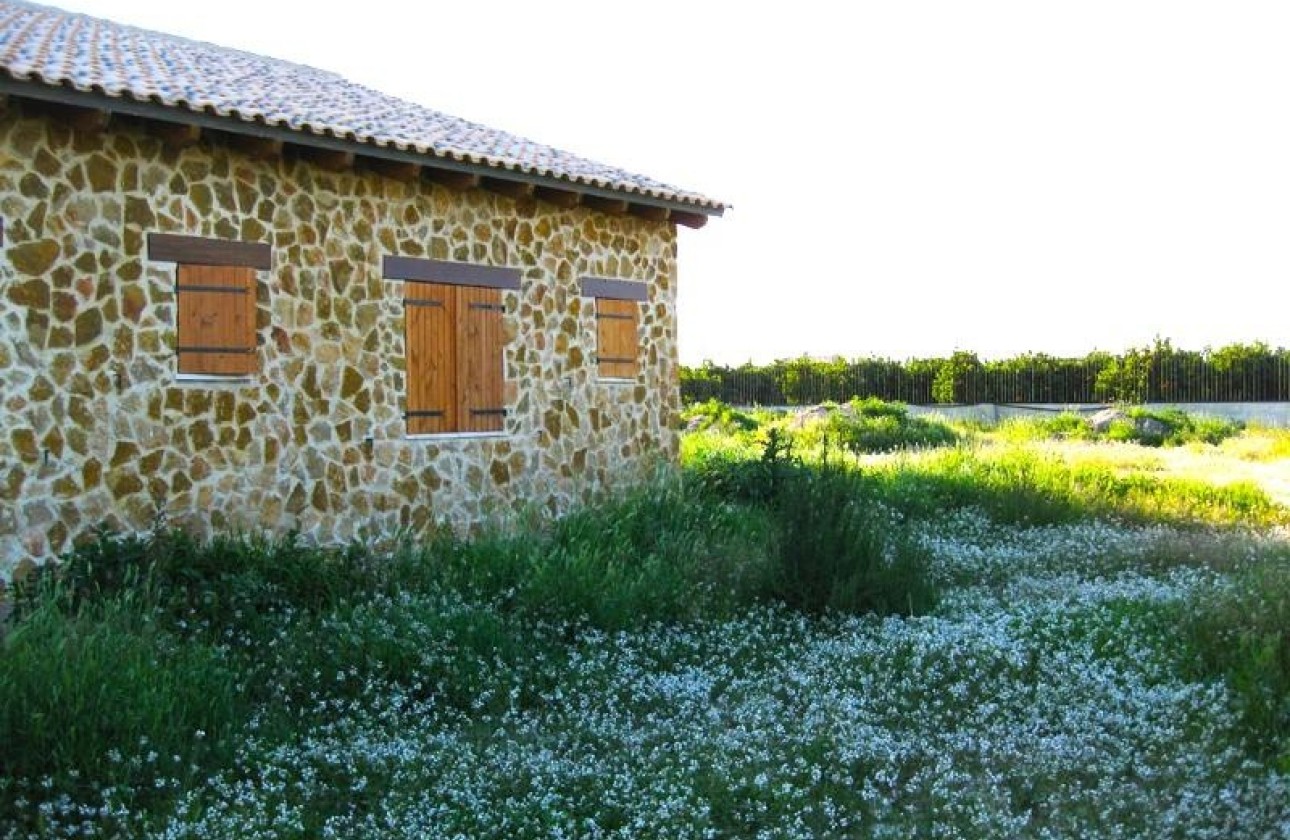 Resale - Detached Villa -
Benferri