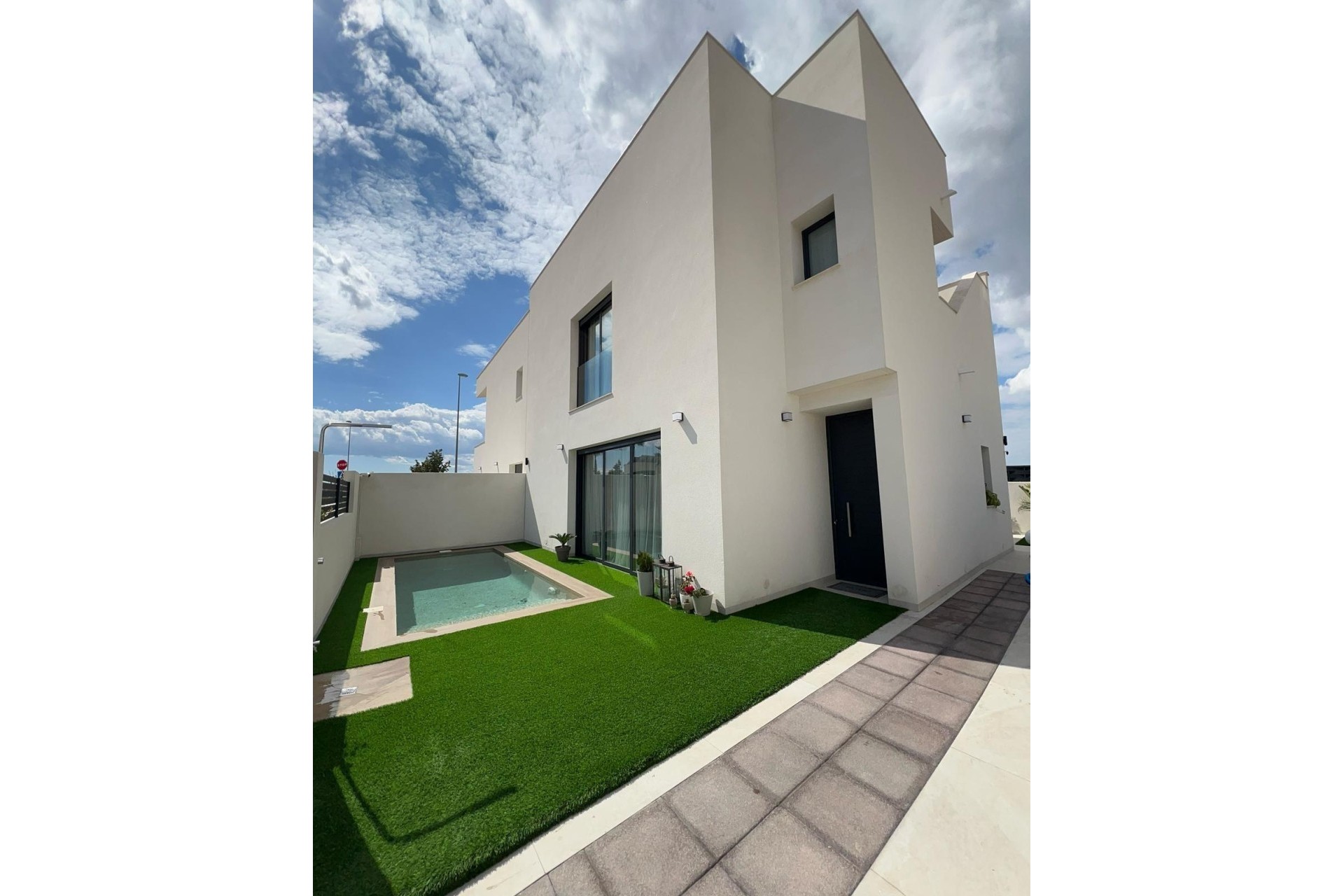 Resale - Detached Villa -
Benijofar