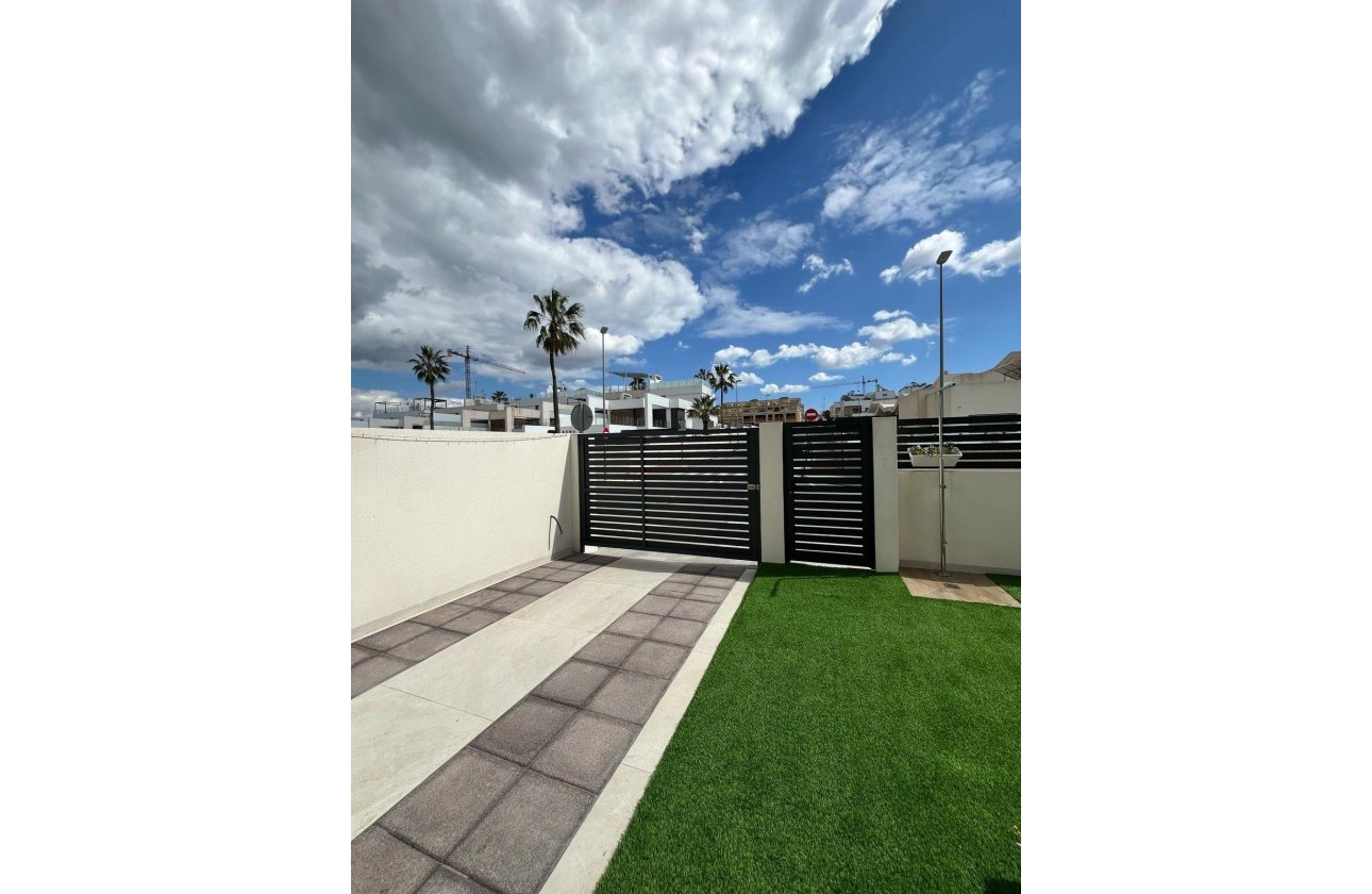 Resale - Detached Villa -
Benijofar