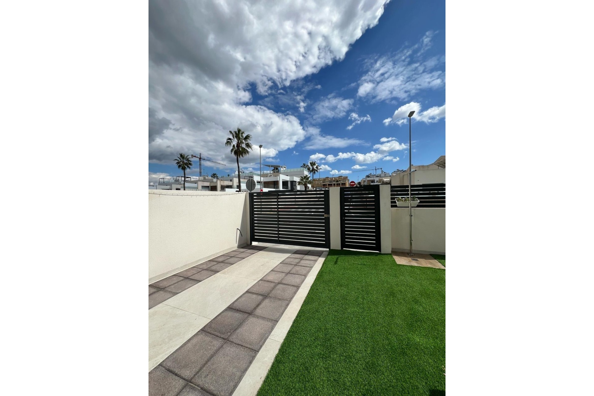 Resale - Detached Villa -
Benijofar