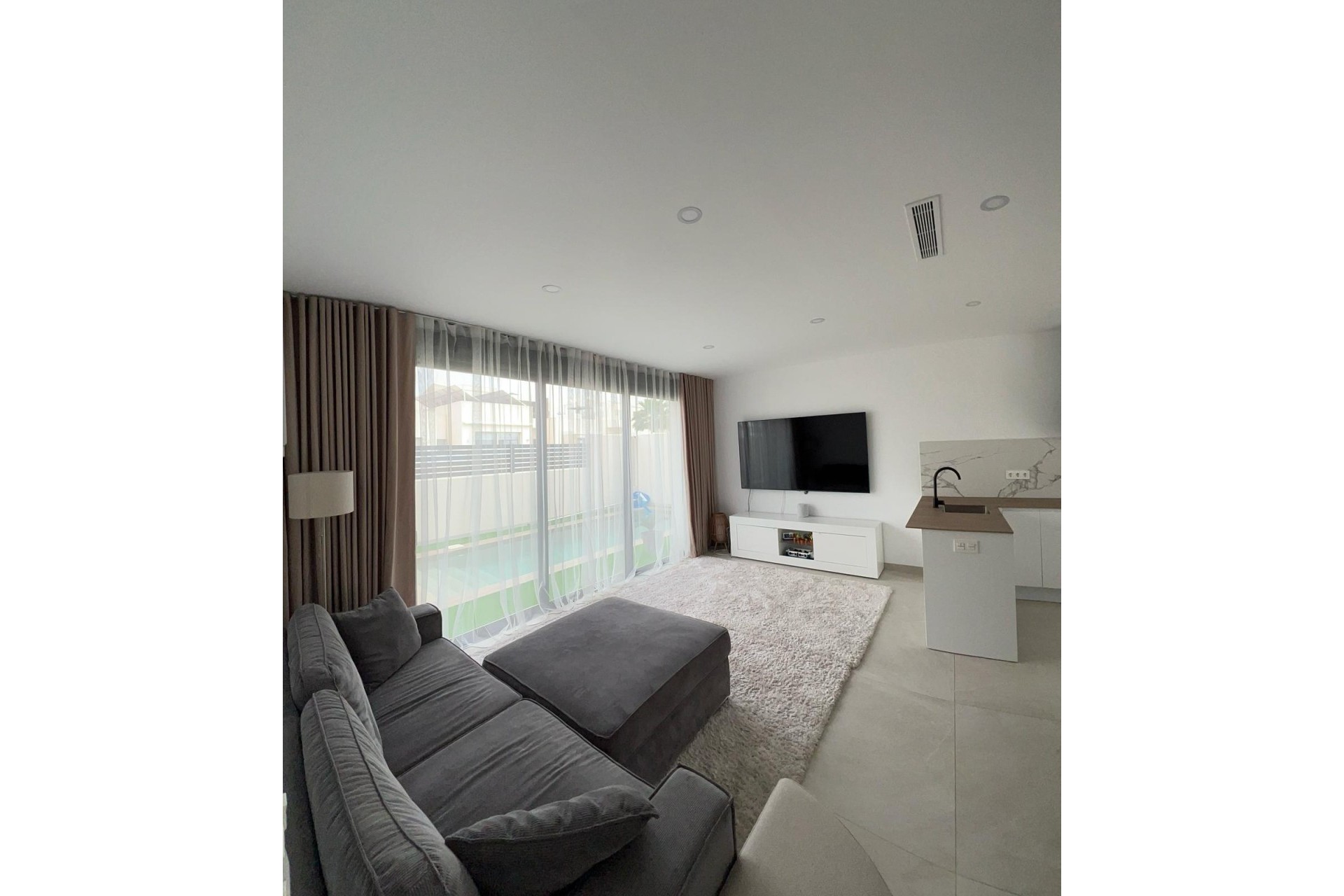 Resale - Detached Villa -
Benijofar