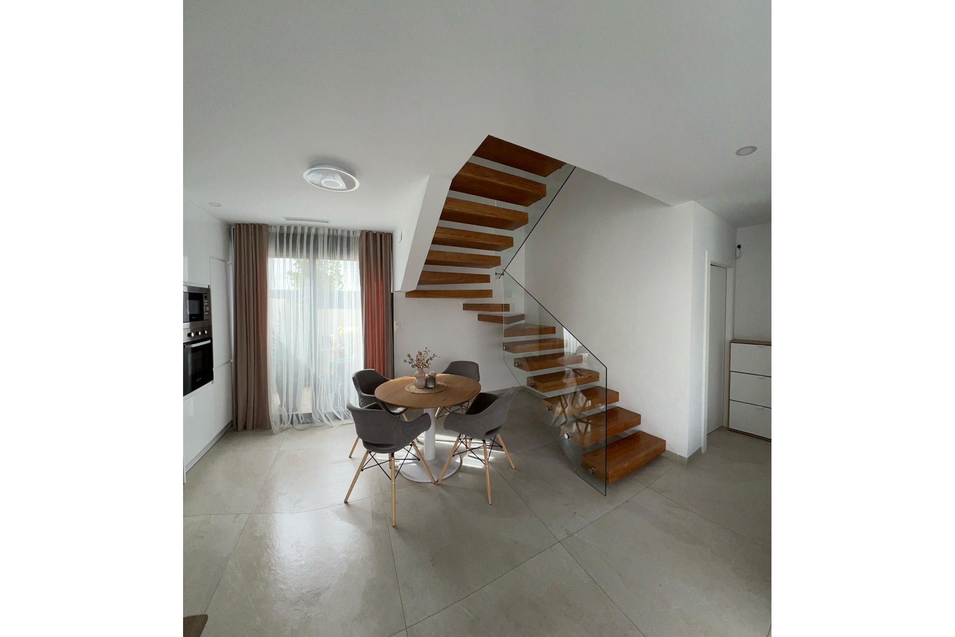 Resale - Detached Villa -
Benijofar