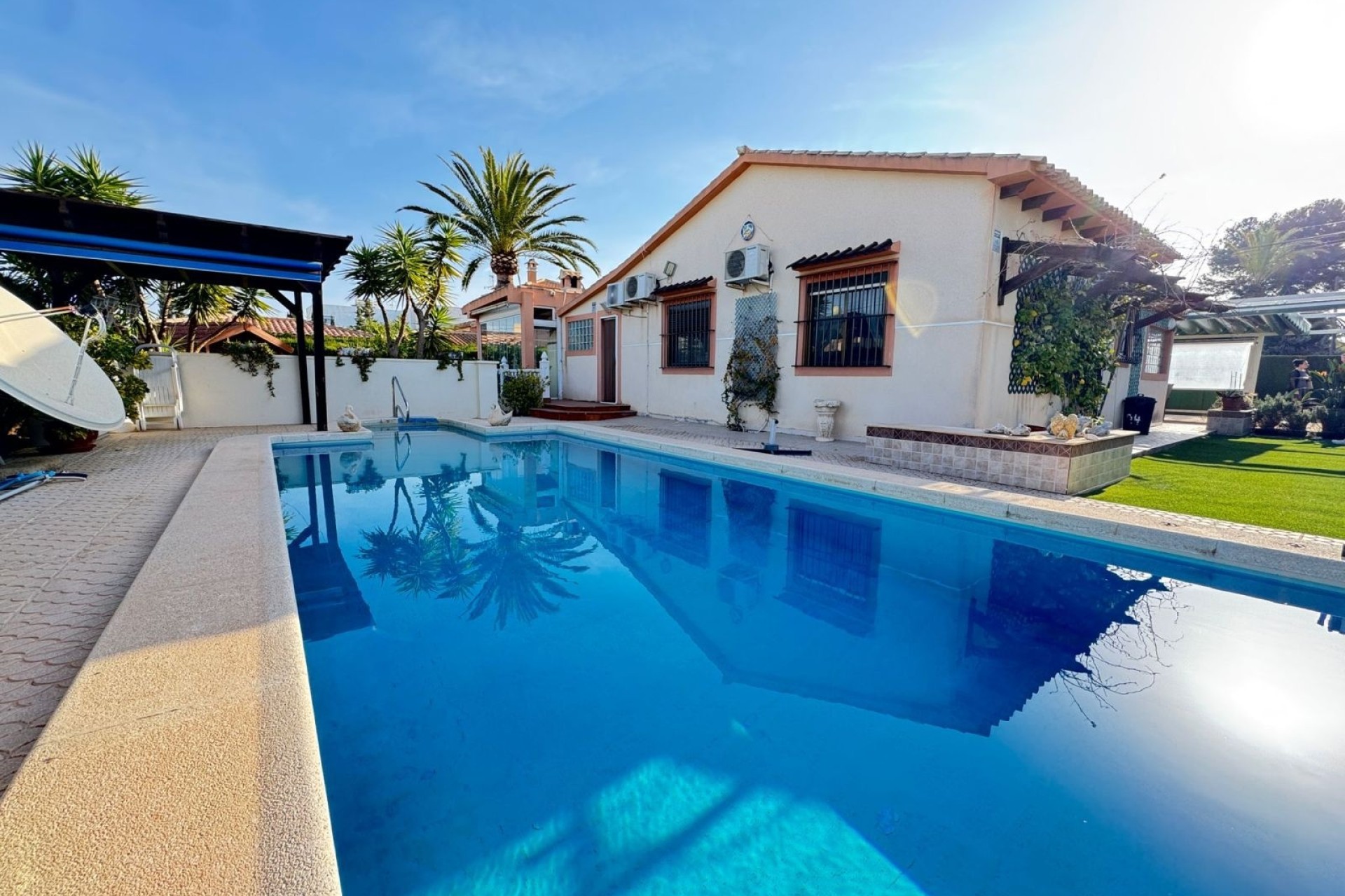 Resale - Detached Villa -
Cabo Roig