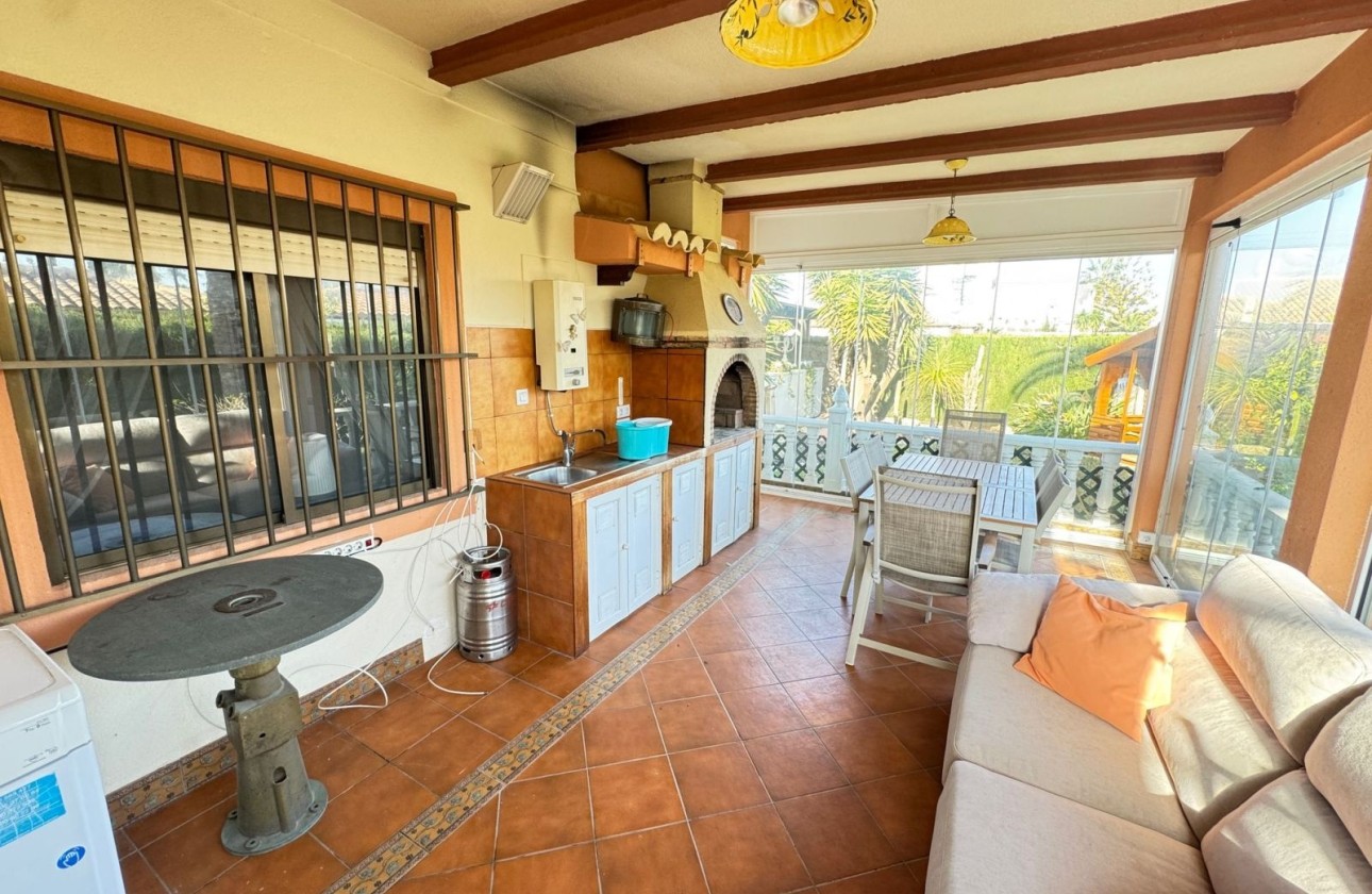 Resale - Detached Villa -
Cabo Roig