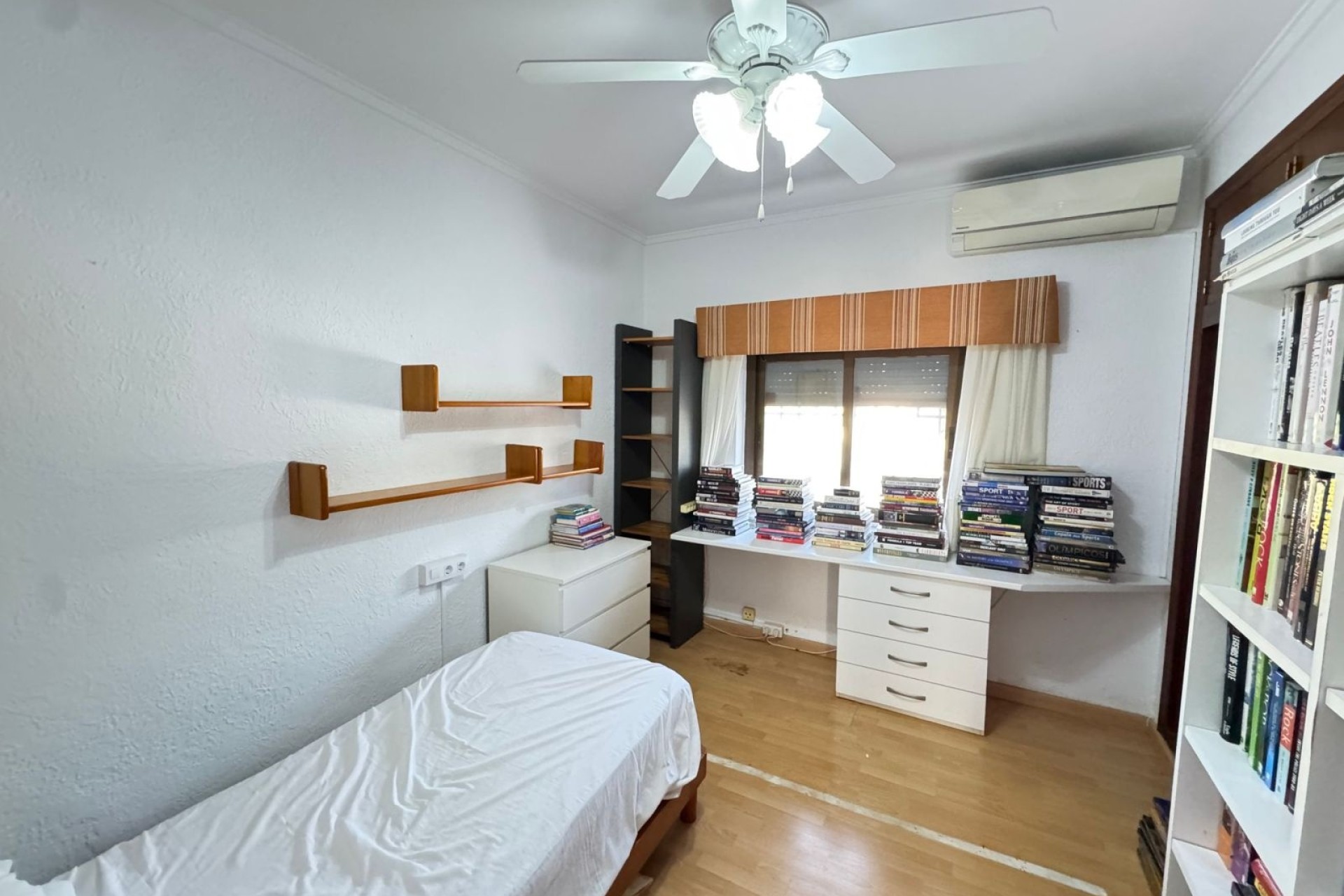 Resale - Detached Villa -
Cabo Roig