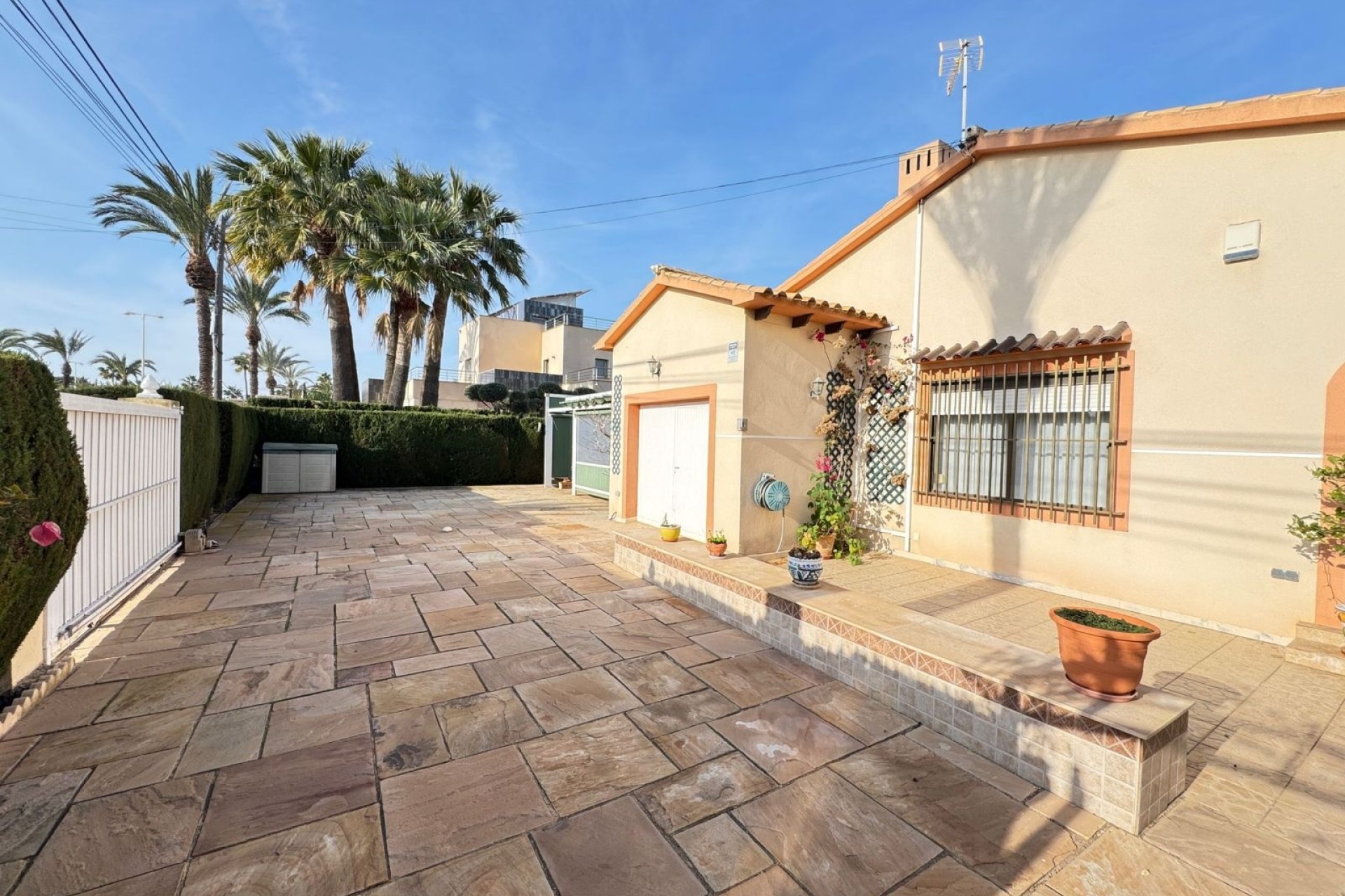 Resale - Detached Villa -
Cabo Roig