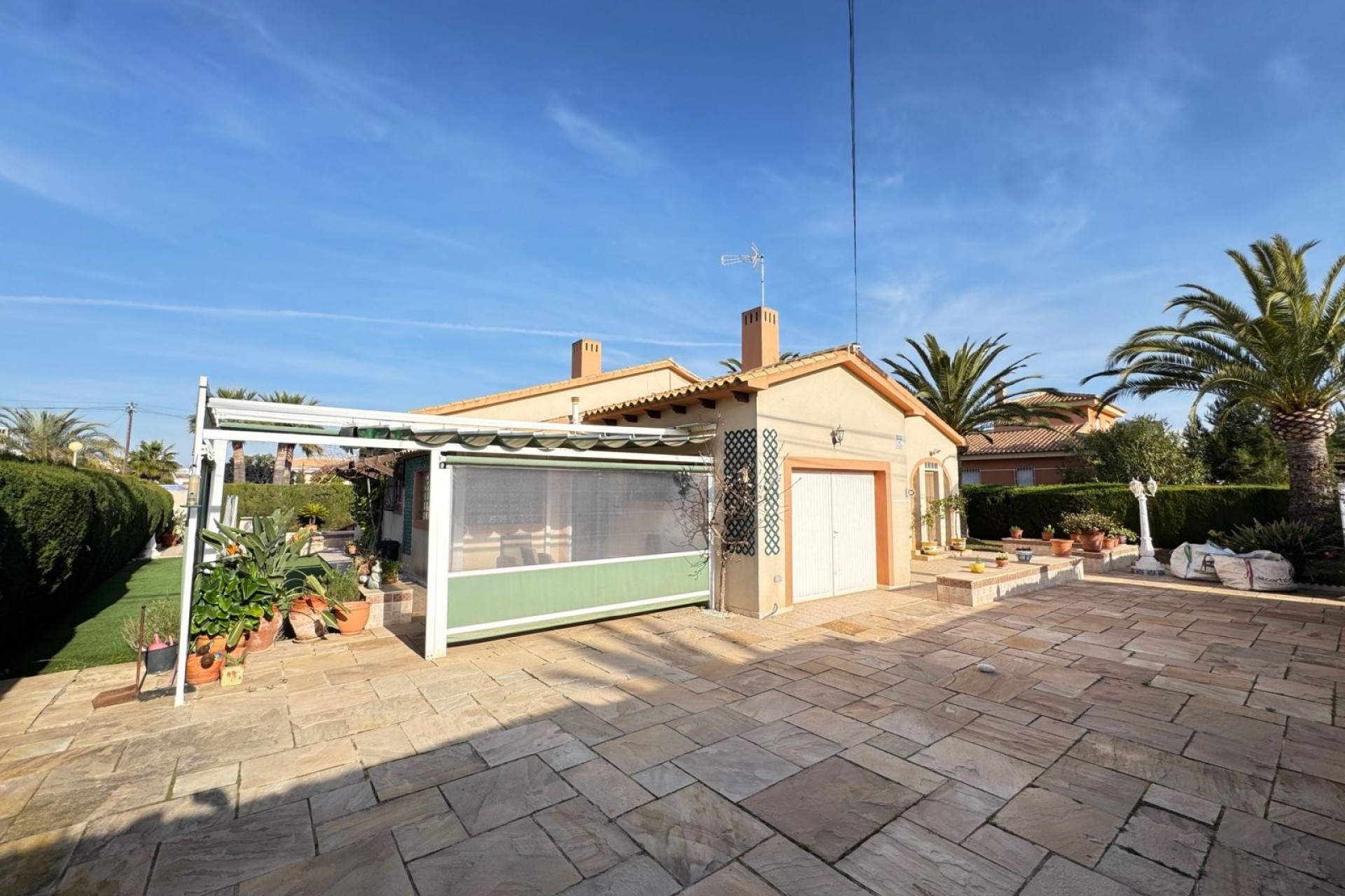 Resale - Detached Villa -
Cabo Roig