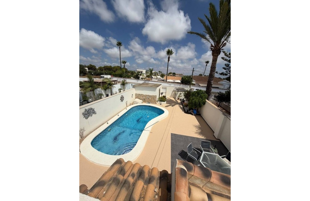 Resale - Detached Villa -
Cabo Roig