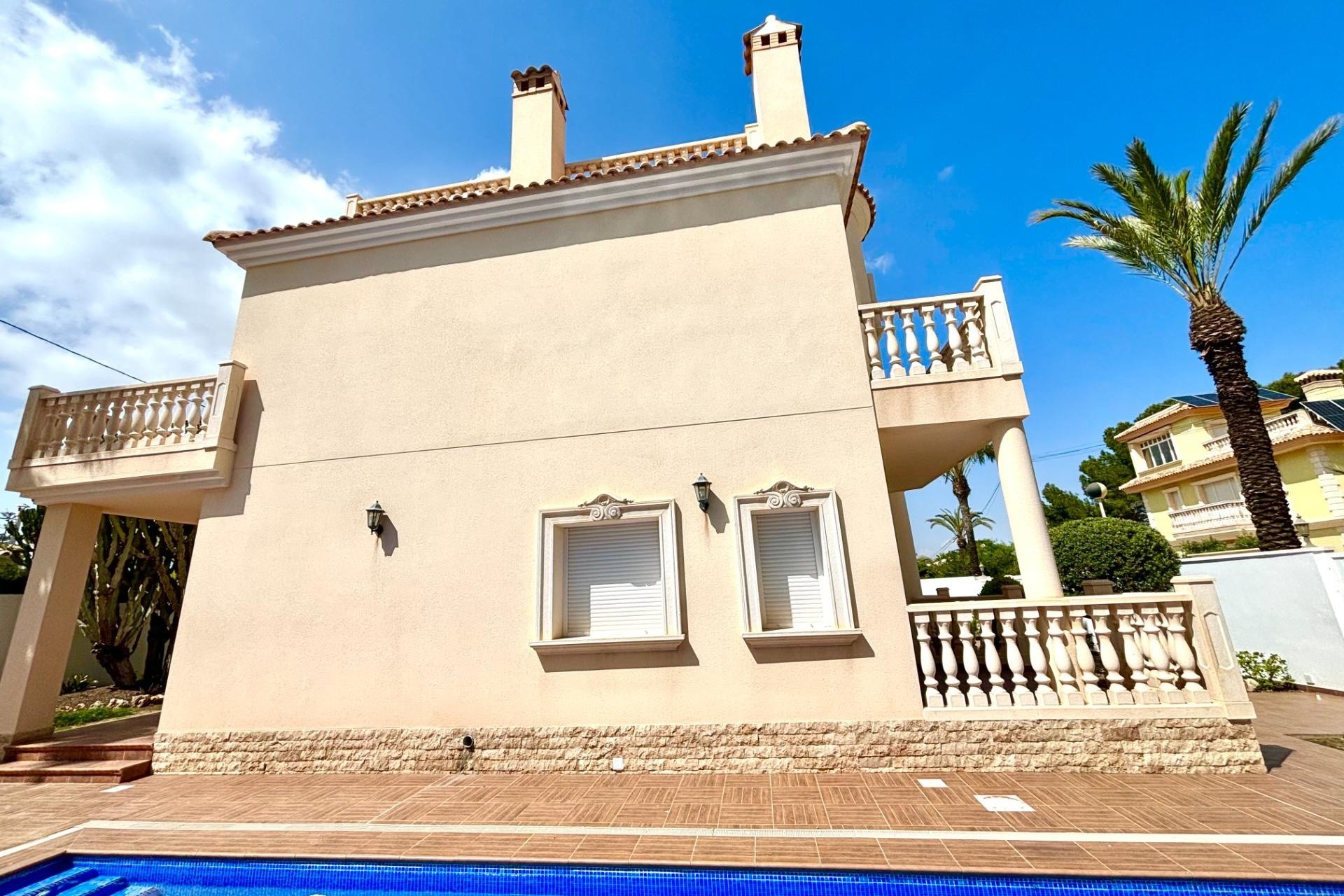 Resale - Detached Villa -
Cabo Roig