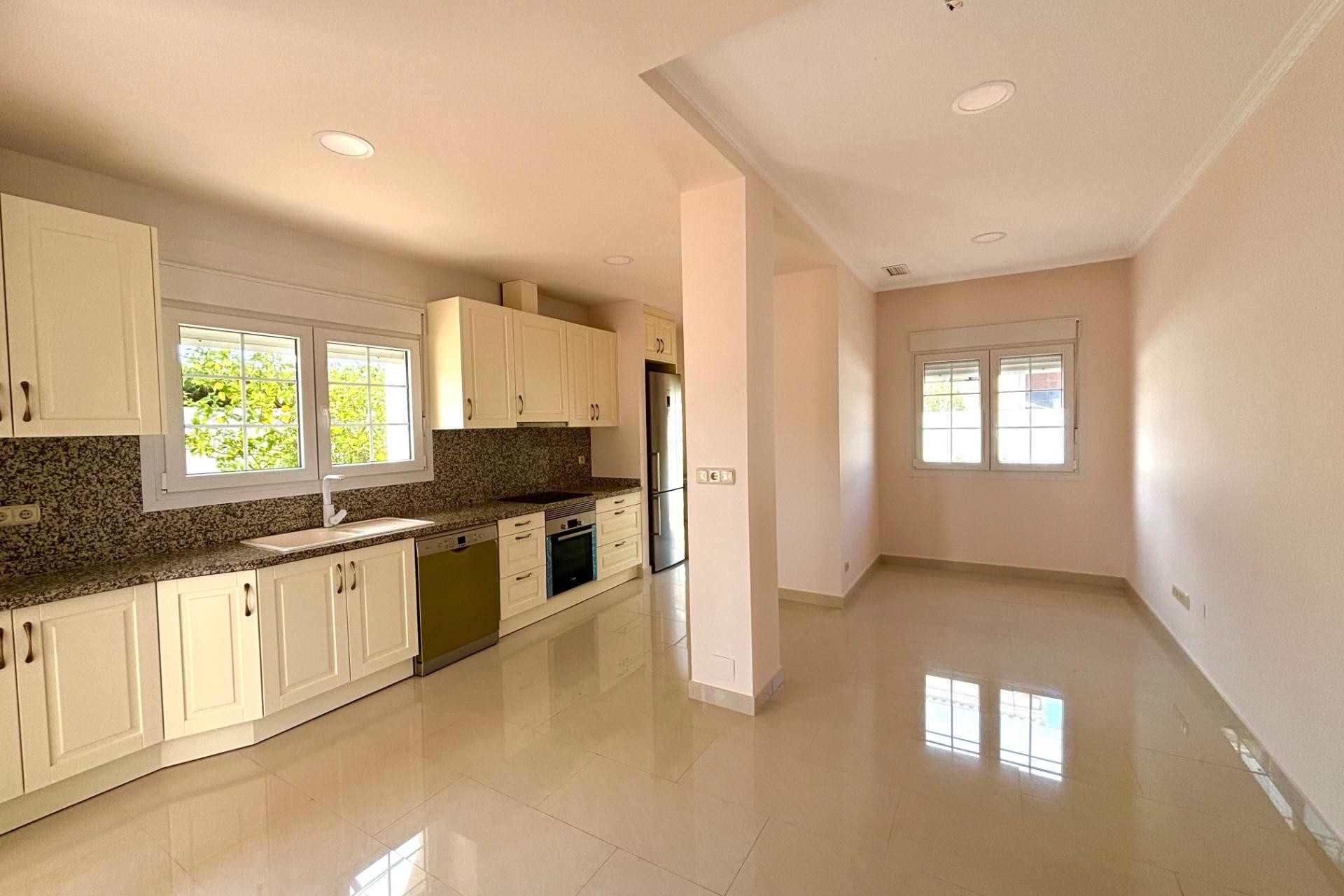 Resale - Detached Villa -
Cabo Roig