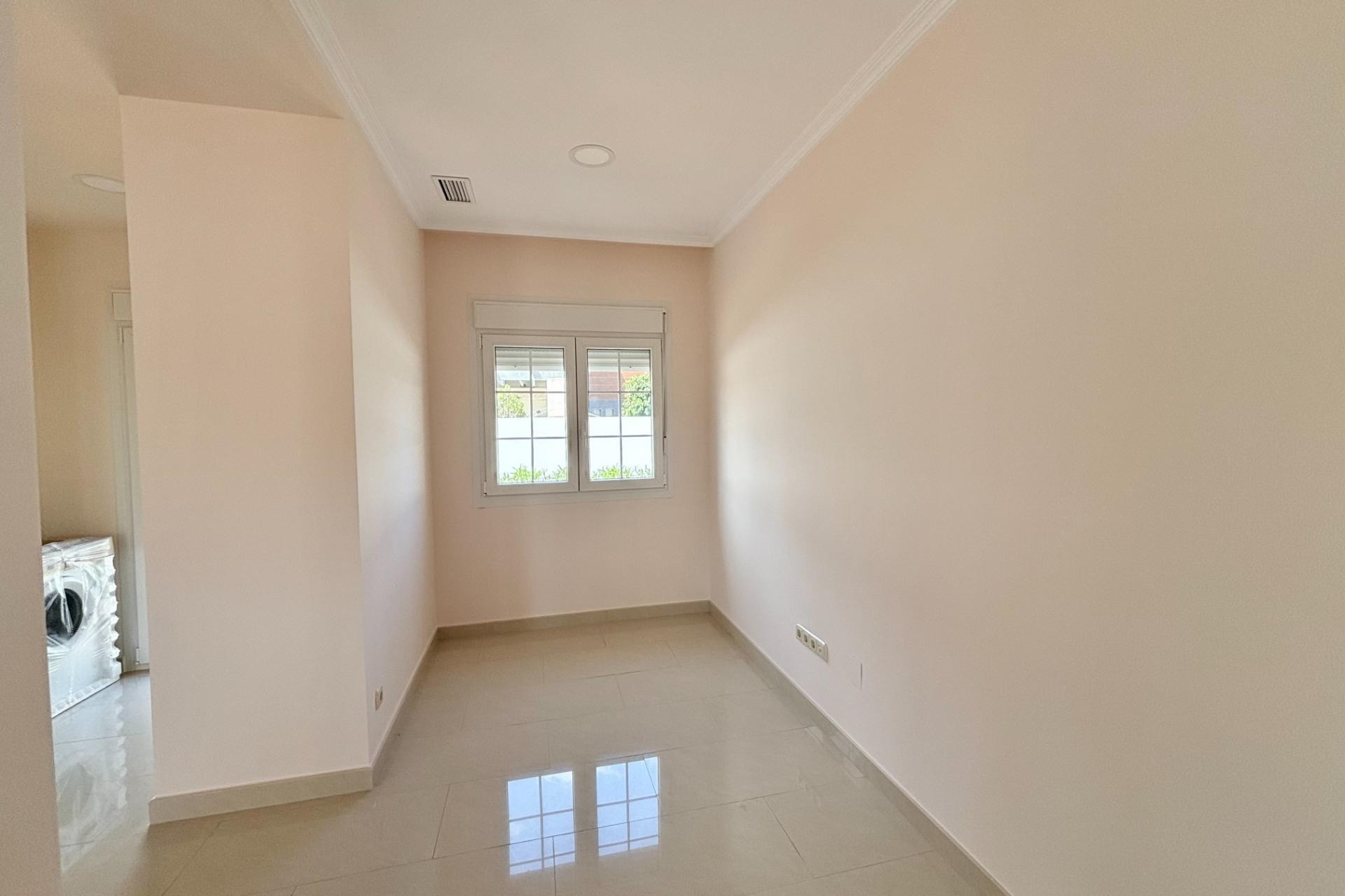 Resale - Detached Villa -
Cabo Roig