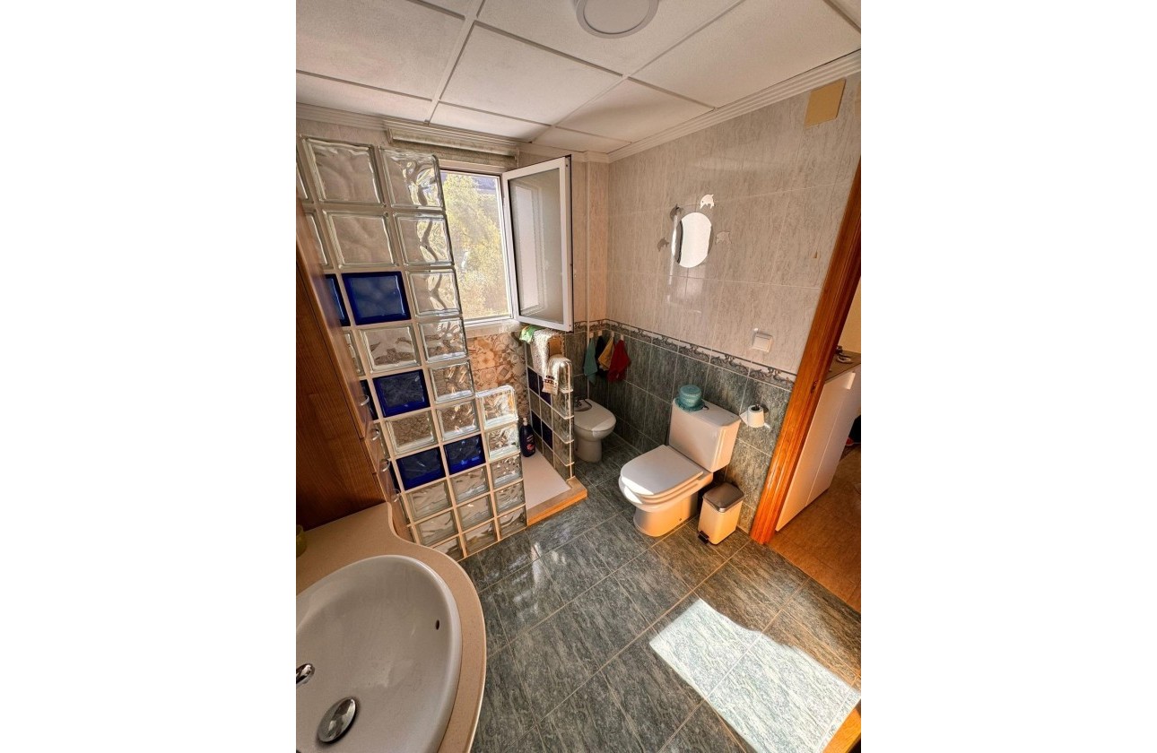 Resale - Detached Villa -
Cox