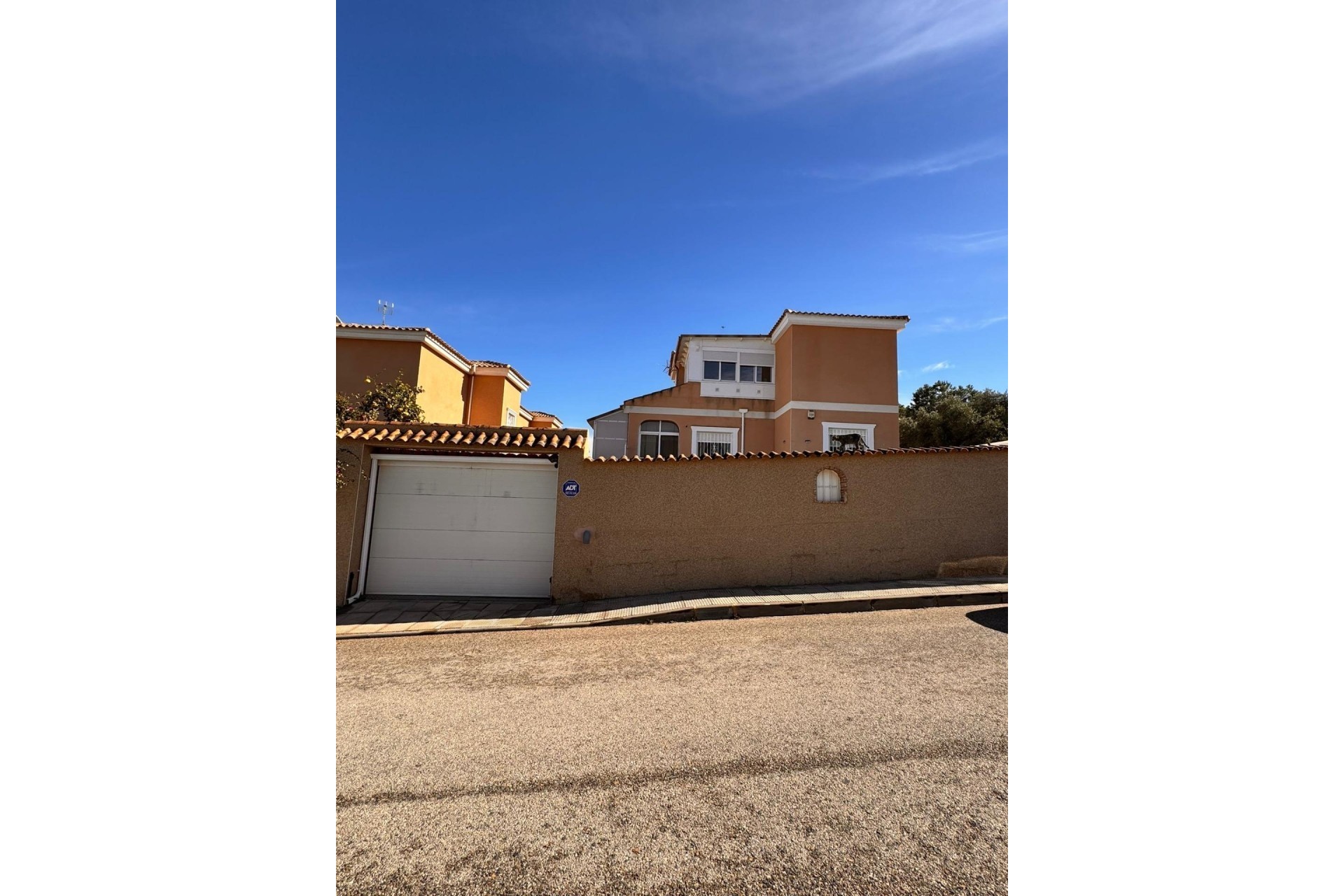 Resale - Detached Villa -
Cox
