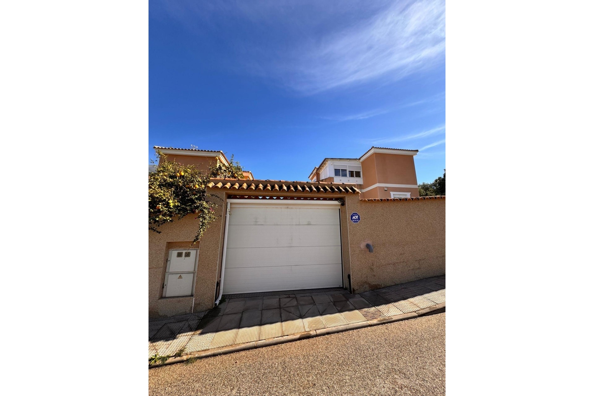 Resale - Detached Villa -
Cox
