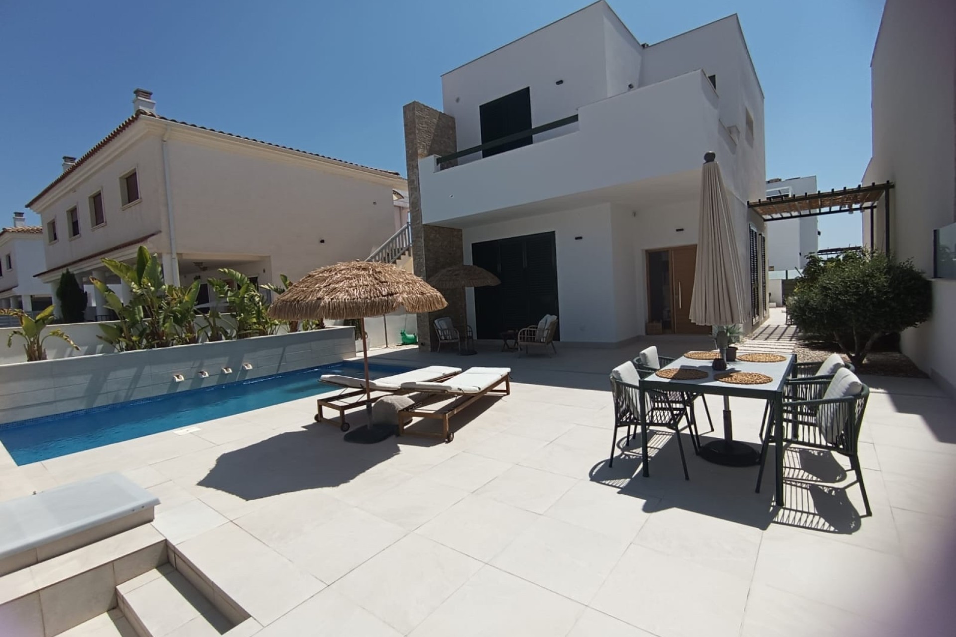 Resale - Detached Villa -
Daya Nueva