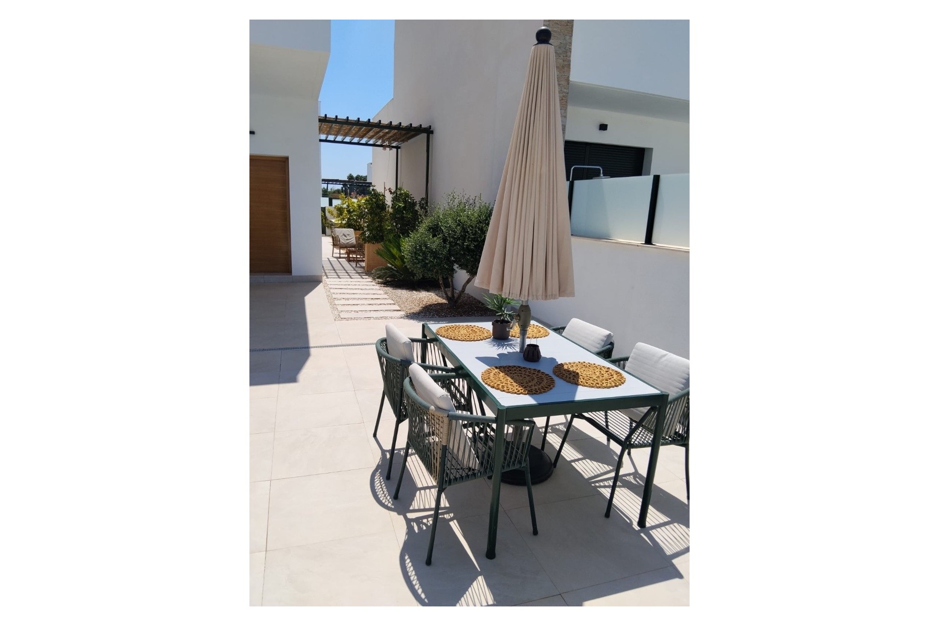 Resale - Detached Villa -
Daya Nueva