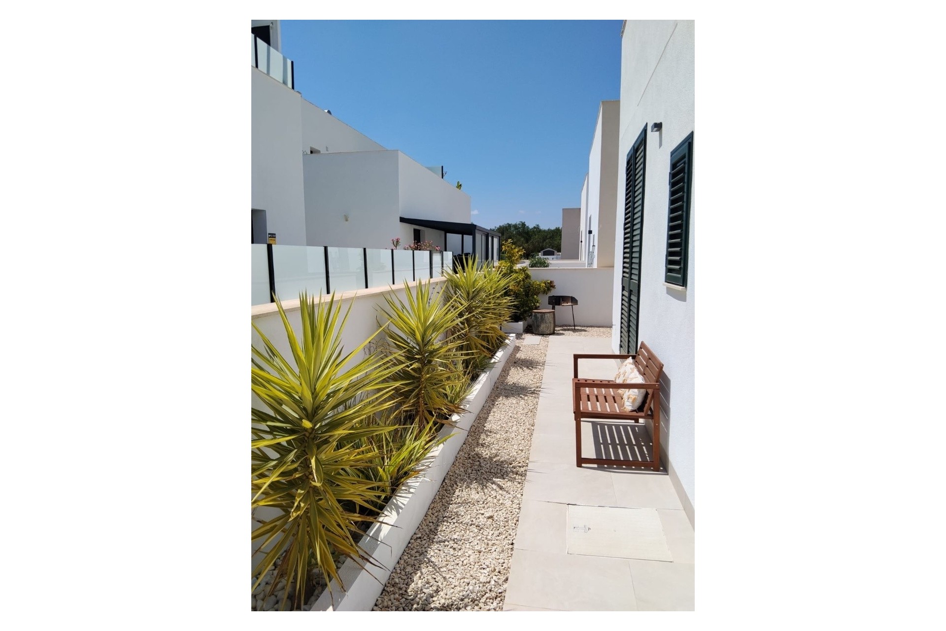 Resale - Detached Villa -
Daya Nueva