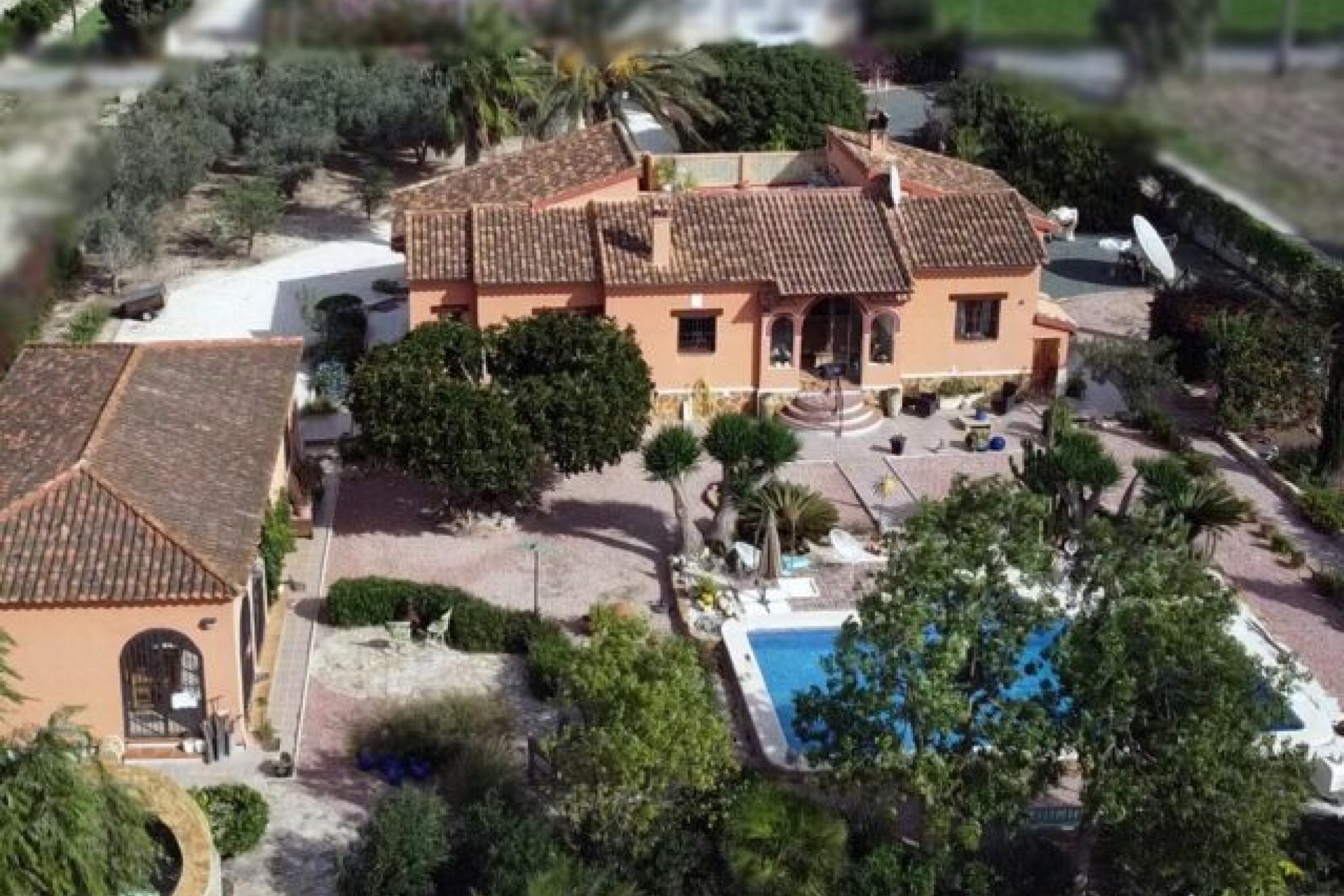 Resale - Detached Villa -
Daya Vieja