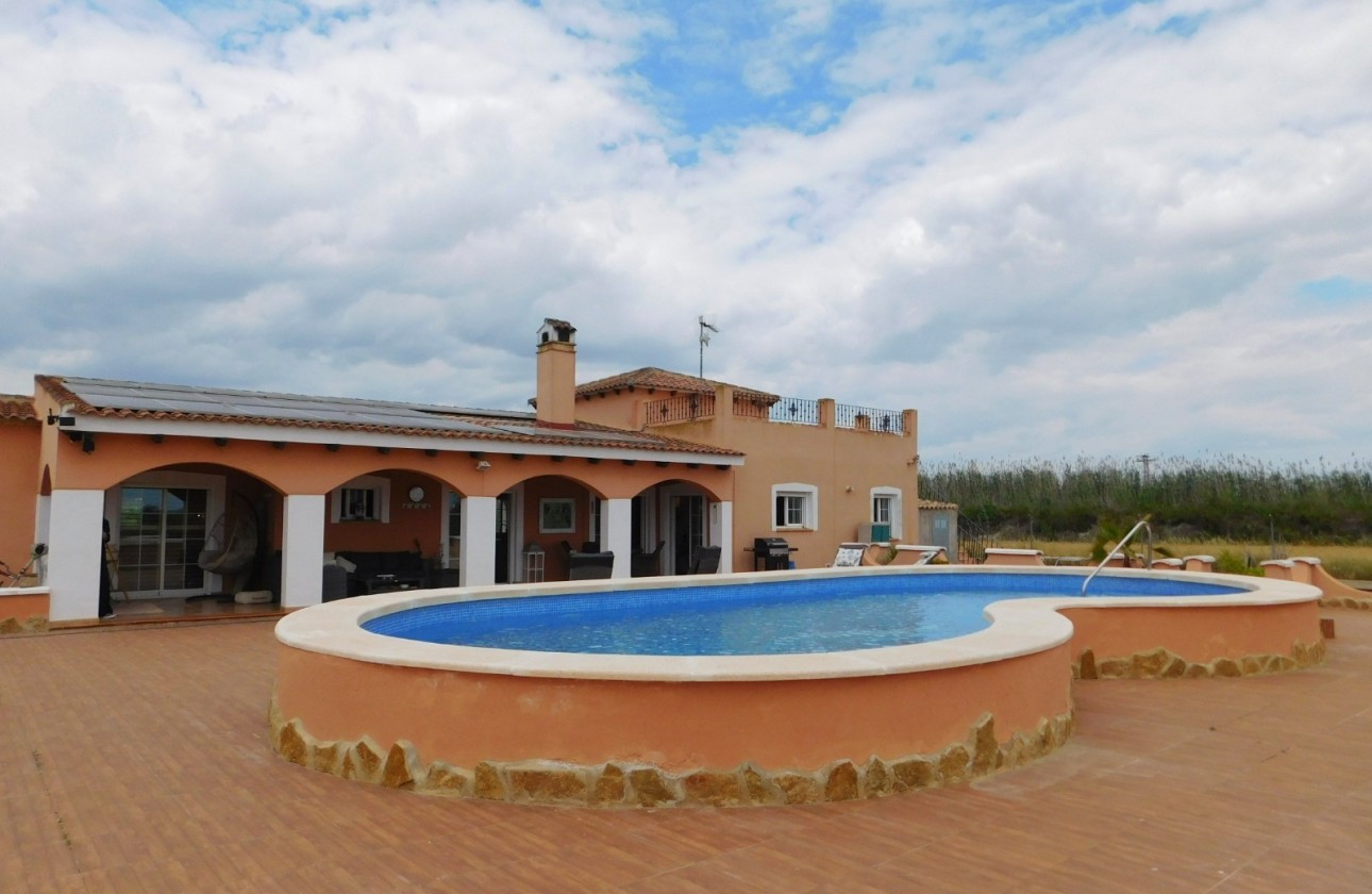 Resale - Detached Villa -
Dolores