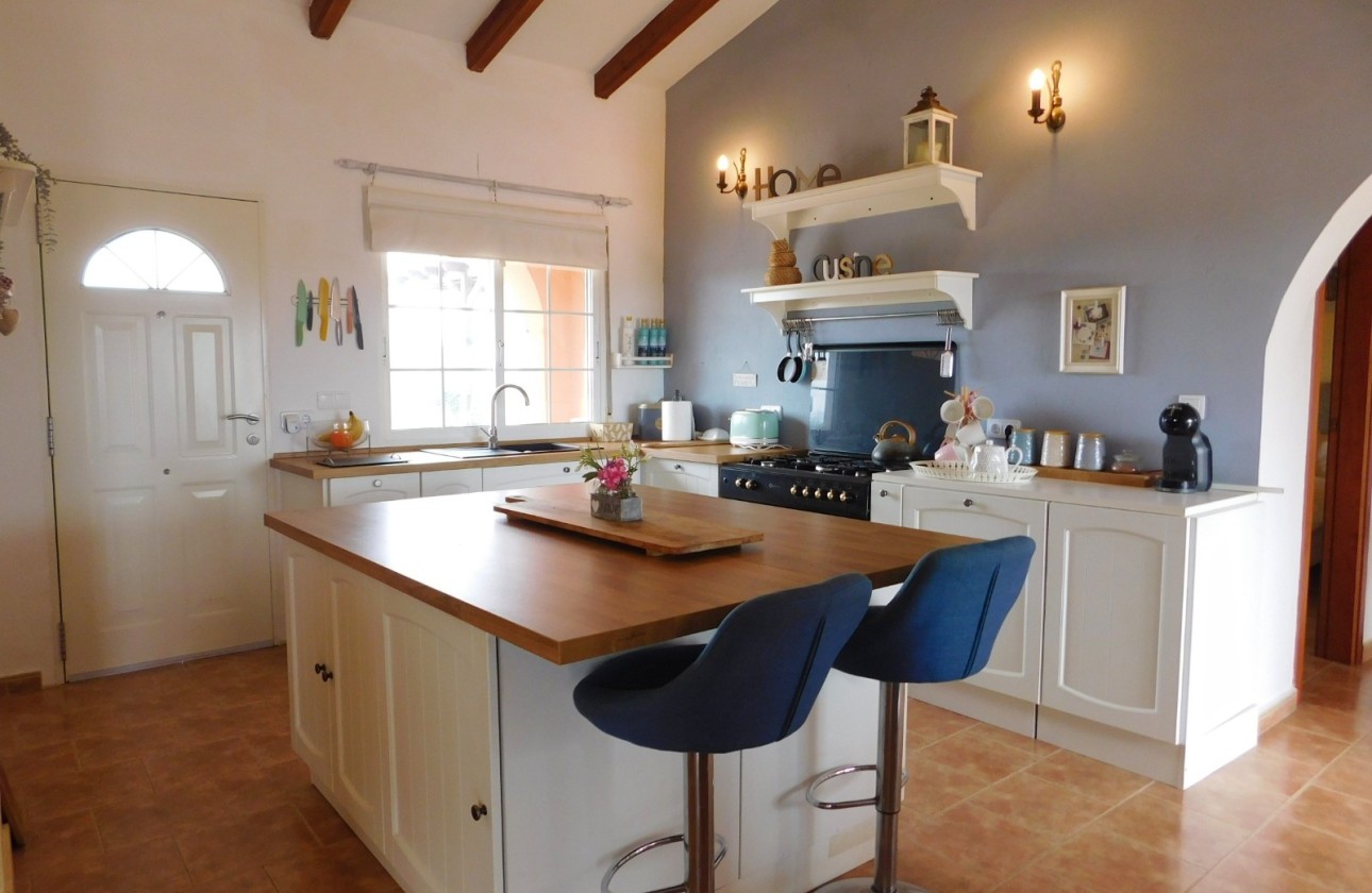 Resale - Detached Villa -
Dolores