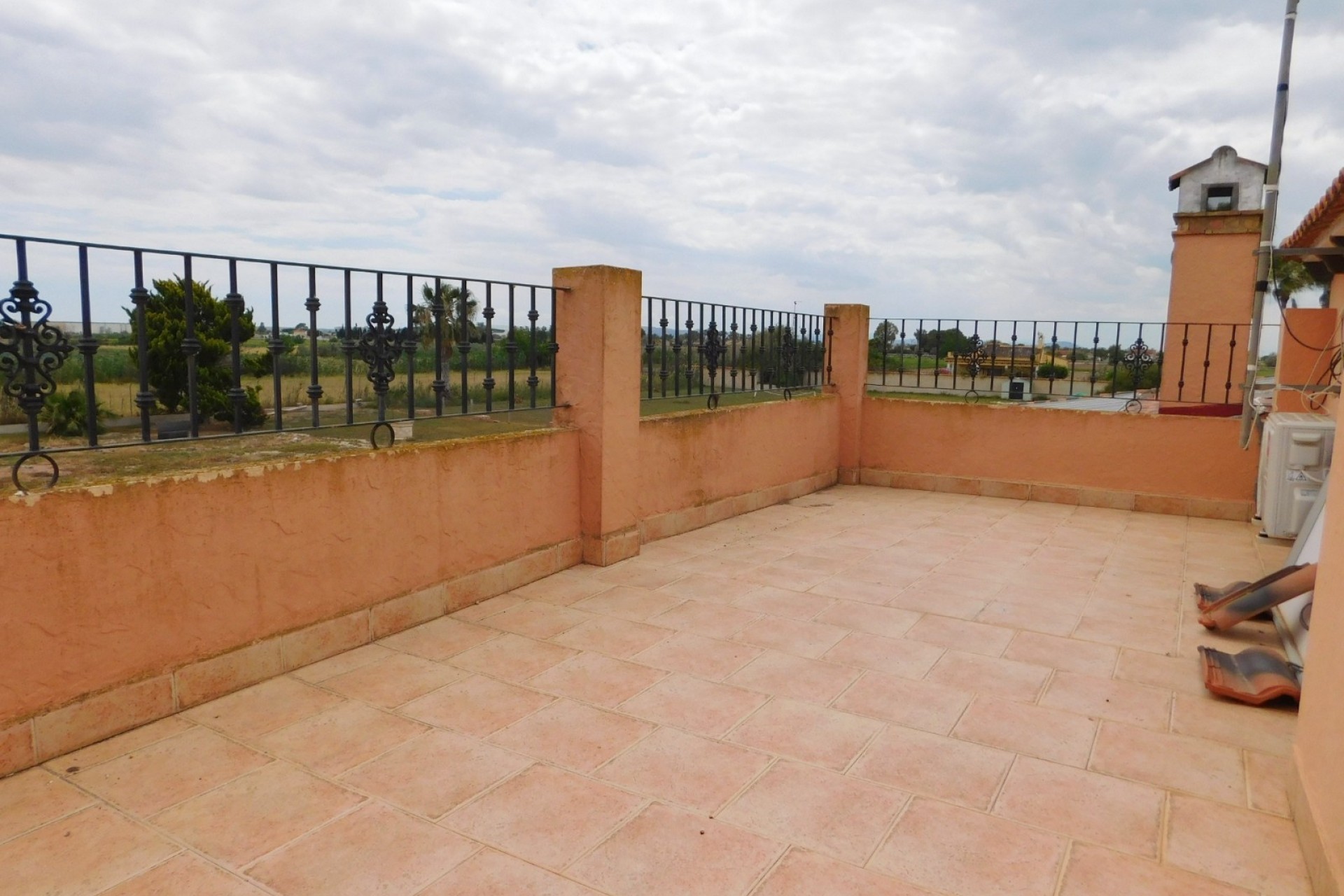 Resale - Detached Villa -
Dolores
