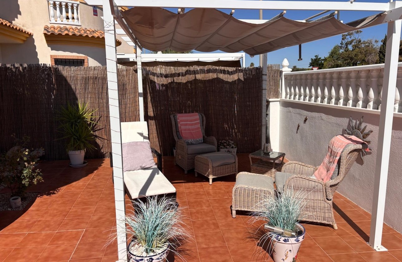 Resale - Detached Villa -
El Campo