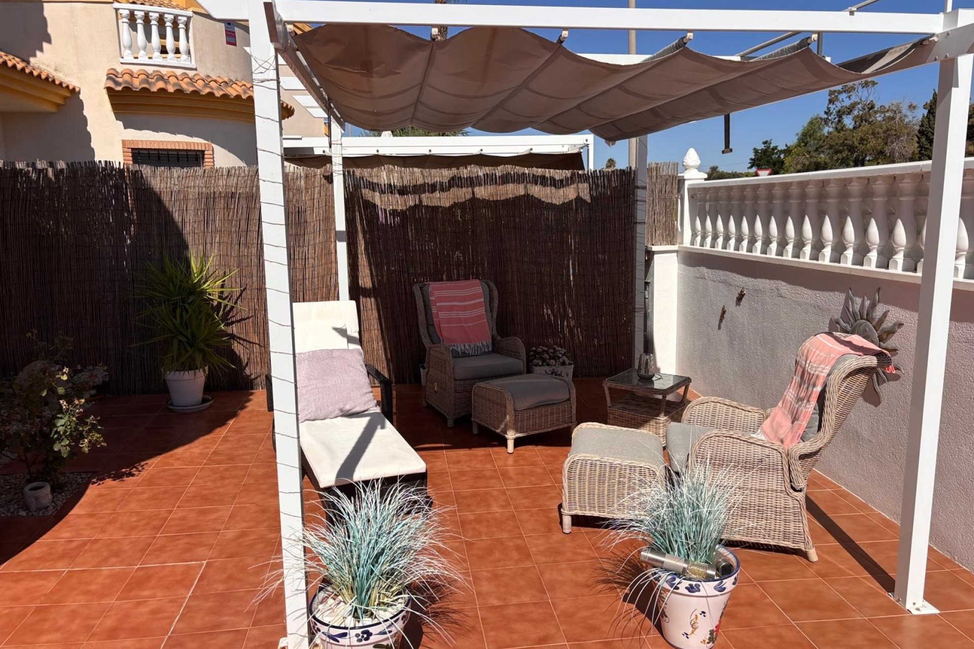 Resale - Detached Villa -
El Campo