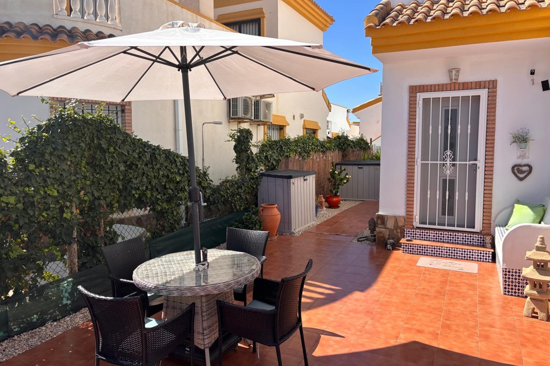 Resale - Detached Villa -
El Campo
