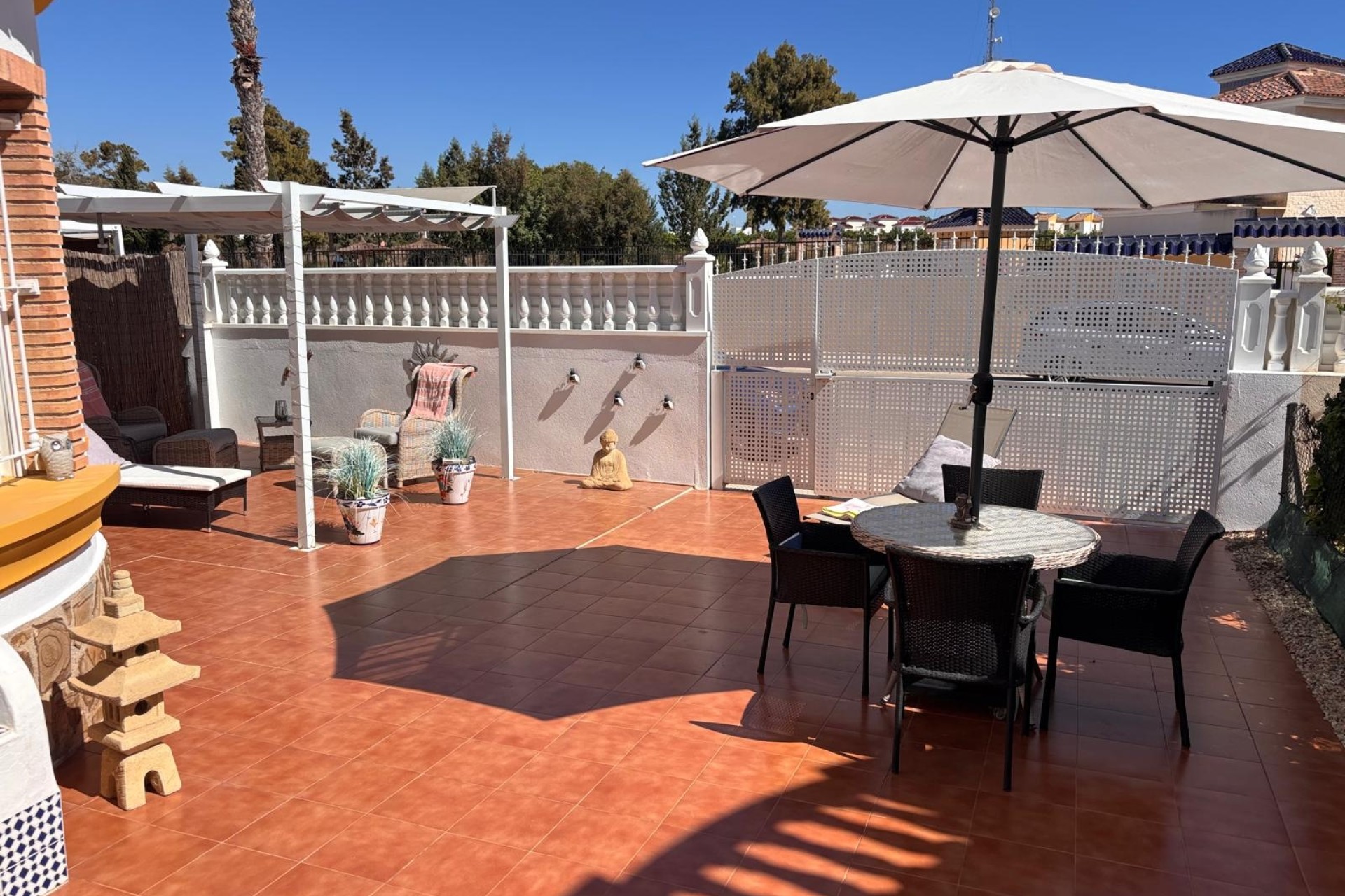 Resale - Detached Villa -
El Campo