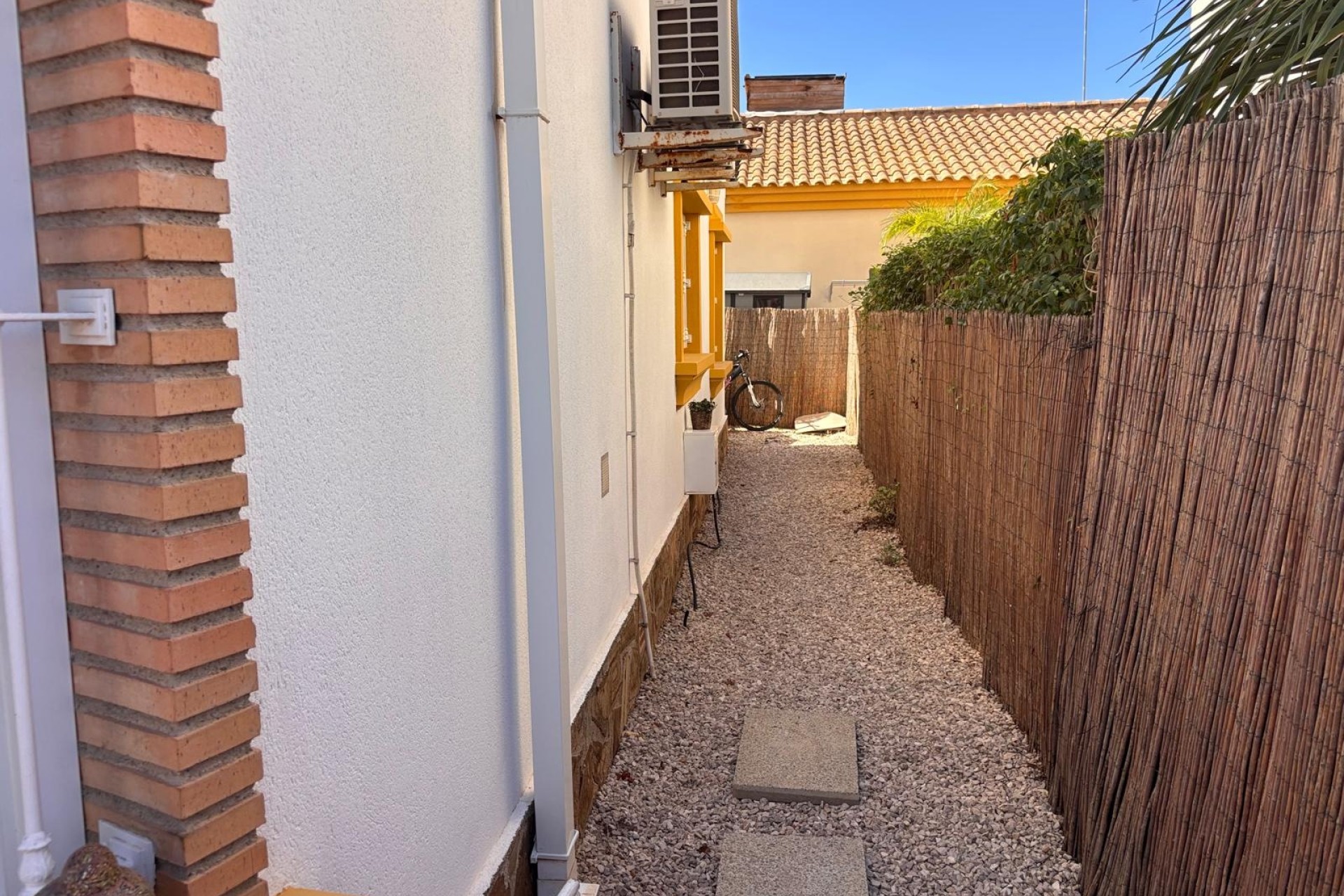 Resale - Detached Villa -
El Campo