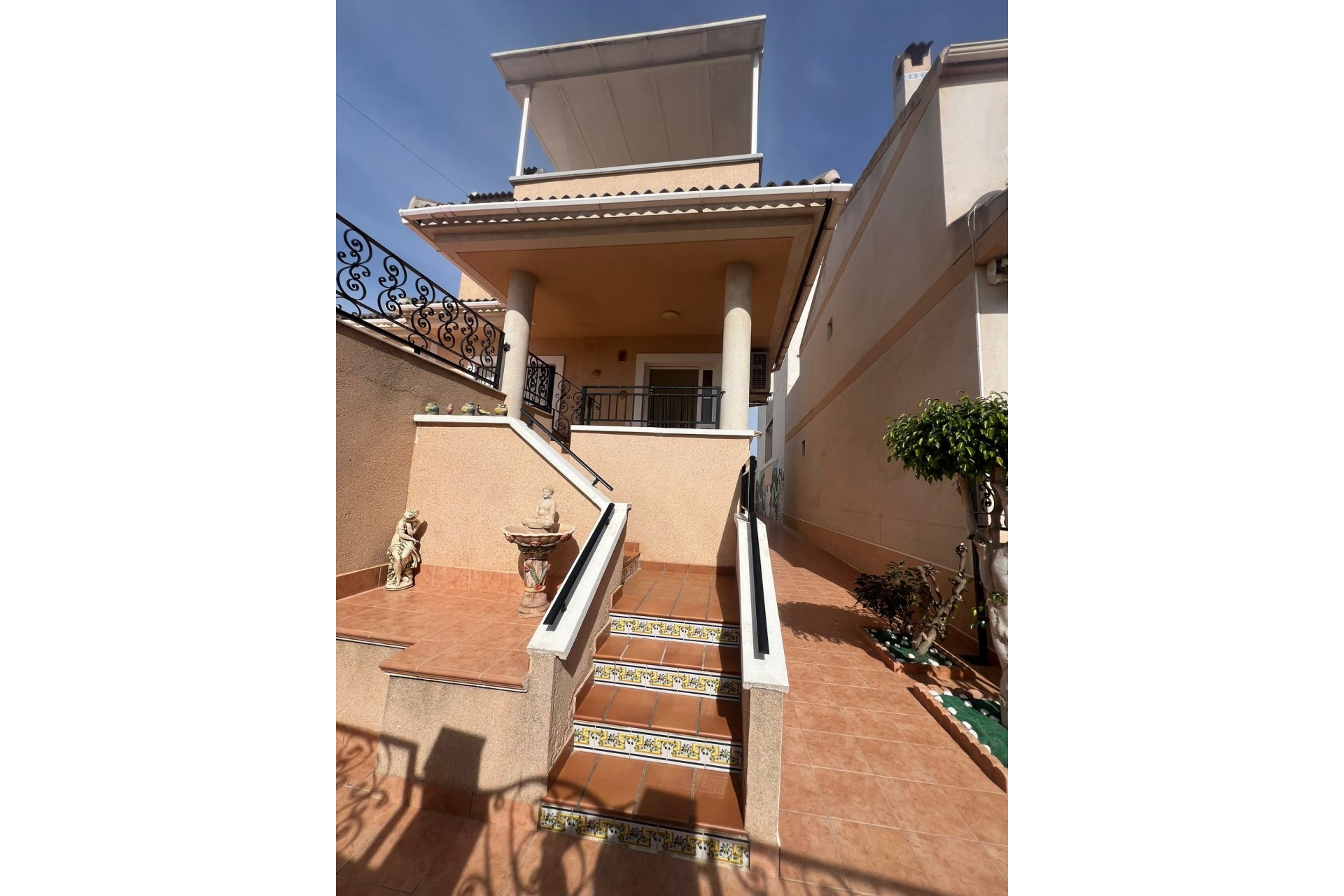 Resale - Detached Villa -
Formentera del Segura - 0