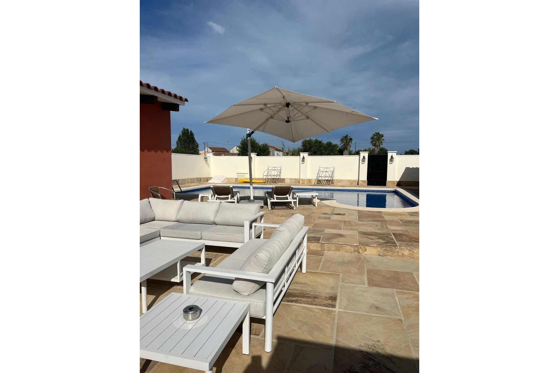 Resale - Detached Villa -
Heredades