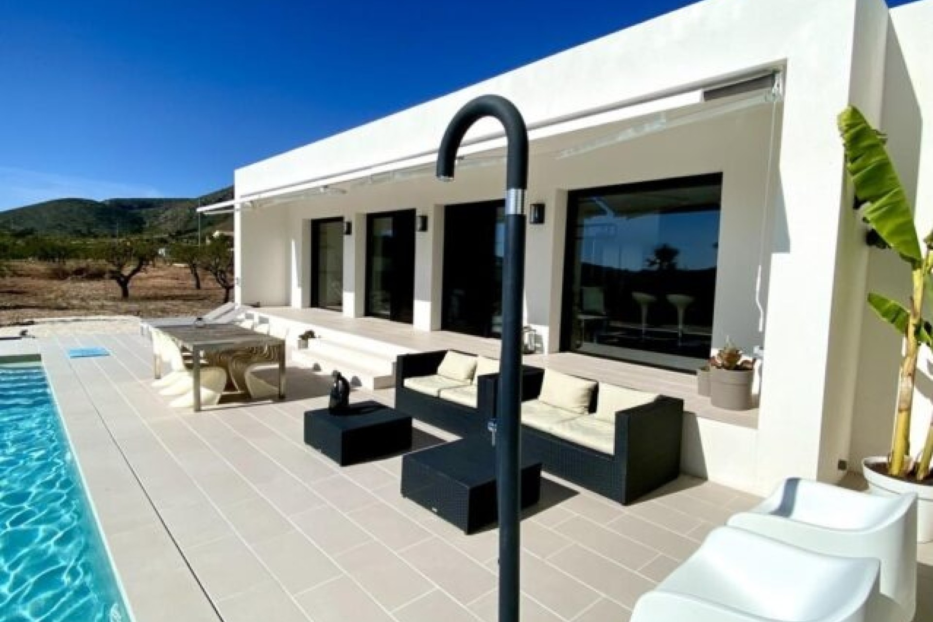 Resale - Detached Villa -
Hondón de las Nieves